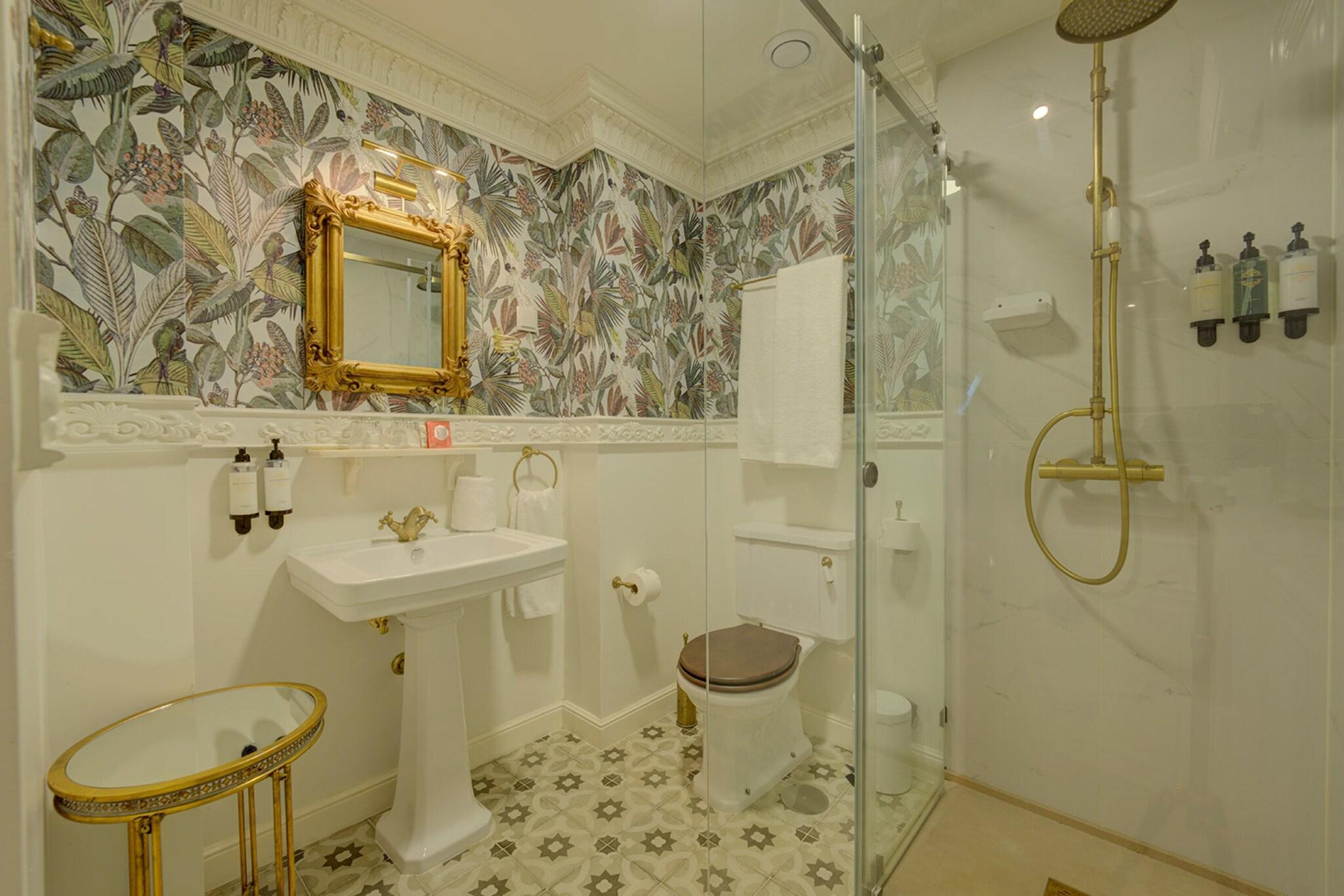 Double Queen Size Bed