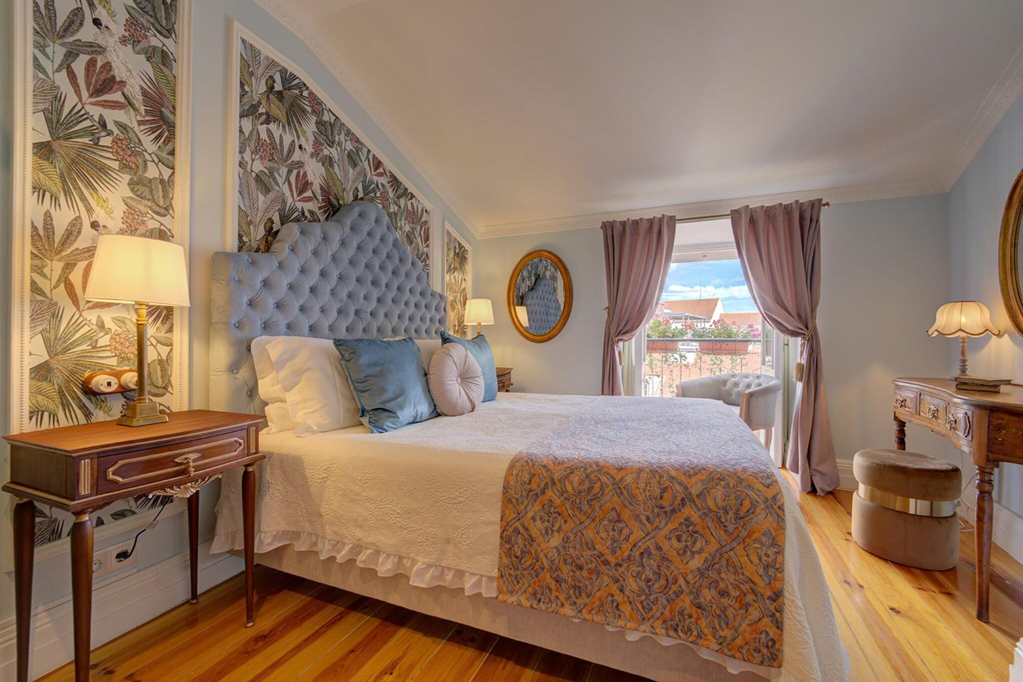 Double Queen Size Bed