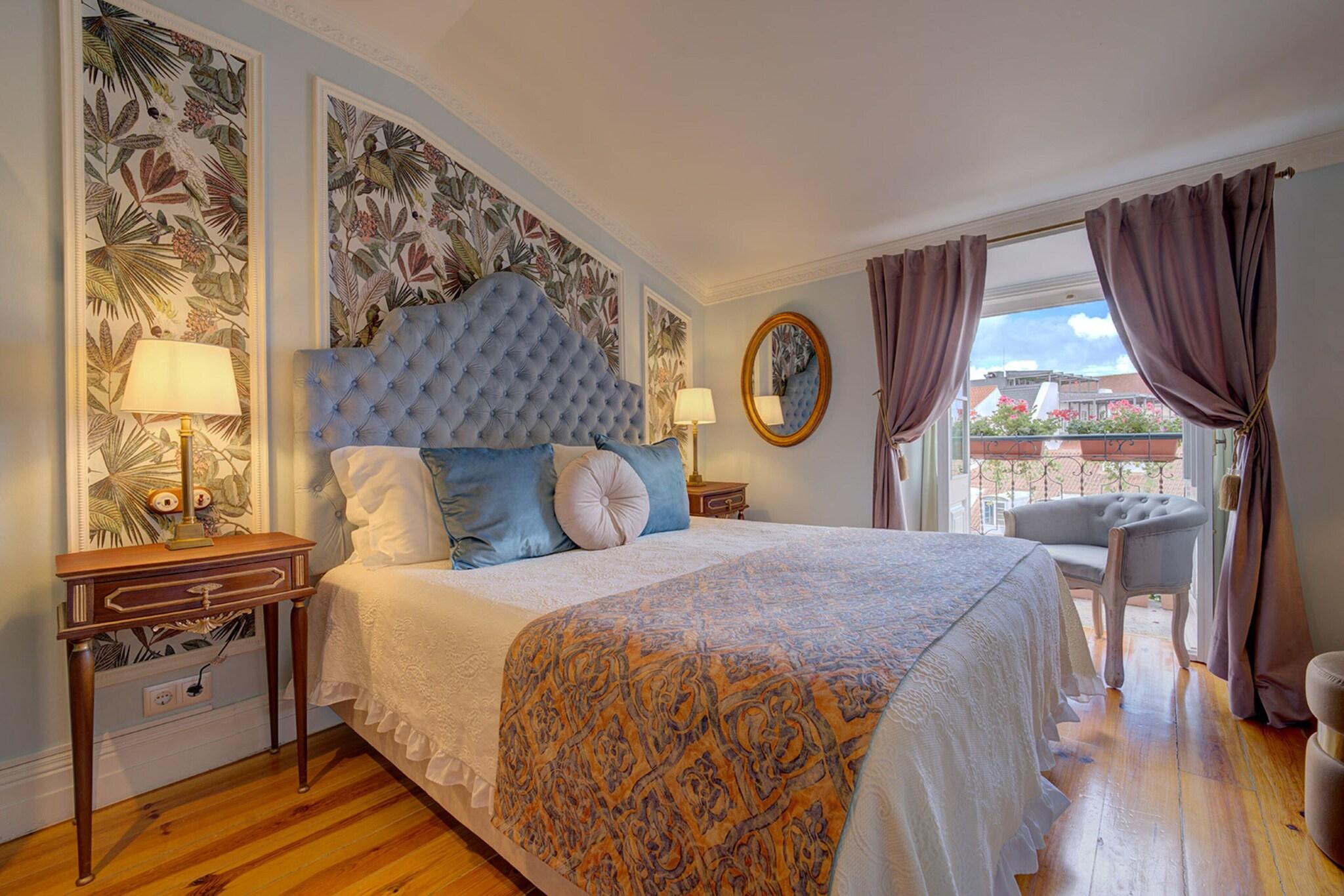 Double Queen Size Bed