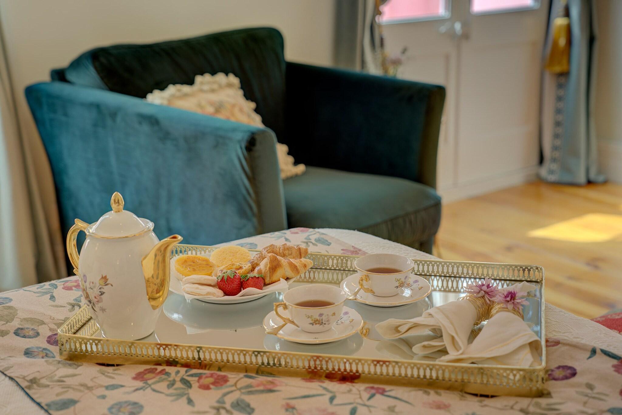 Double Queen Size Bed