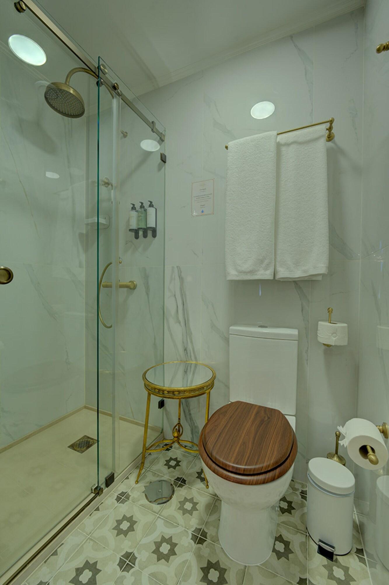 Double Queen Size Bed