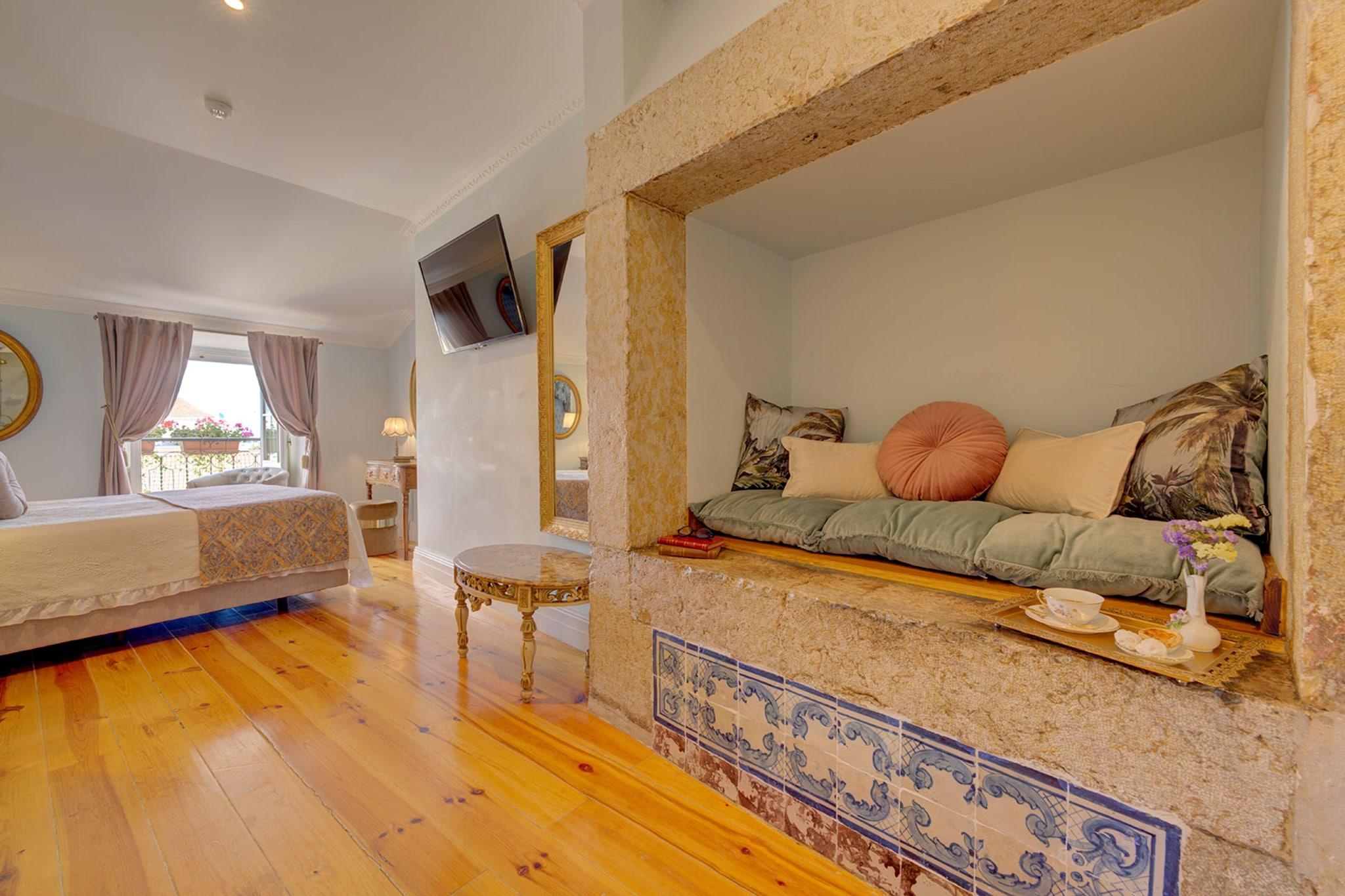 Double Queen Size Bed