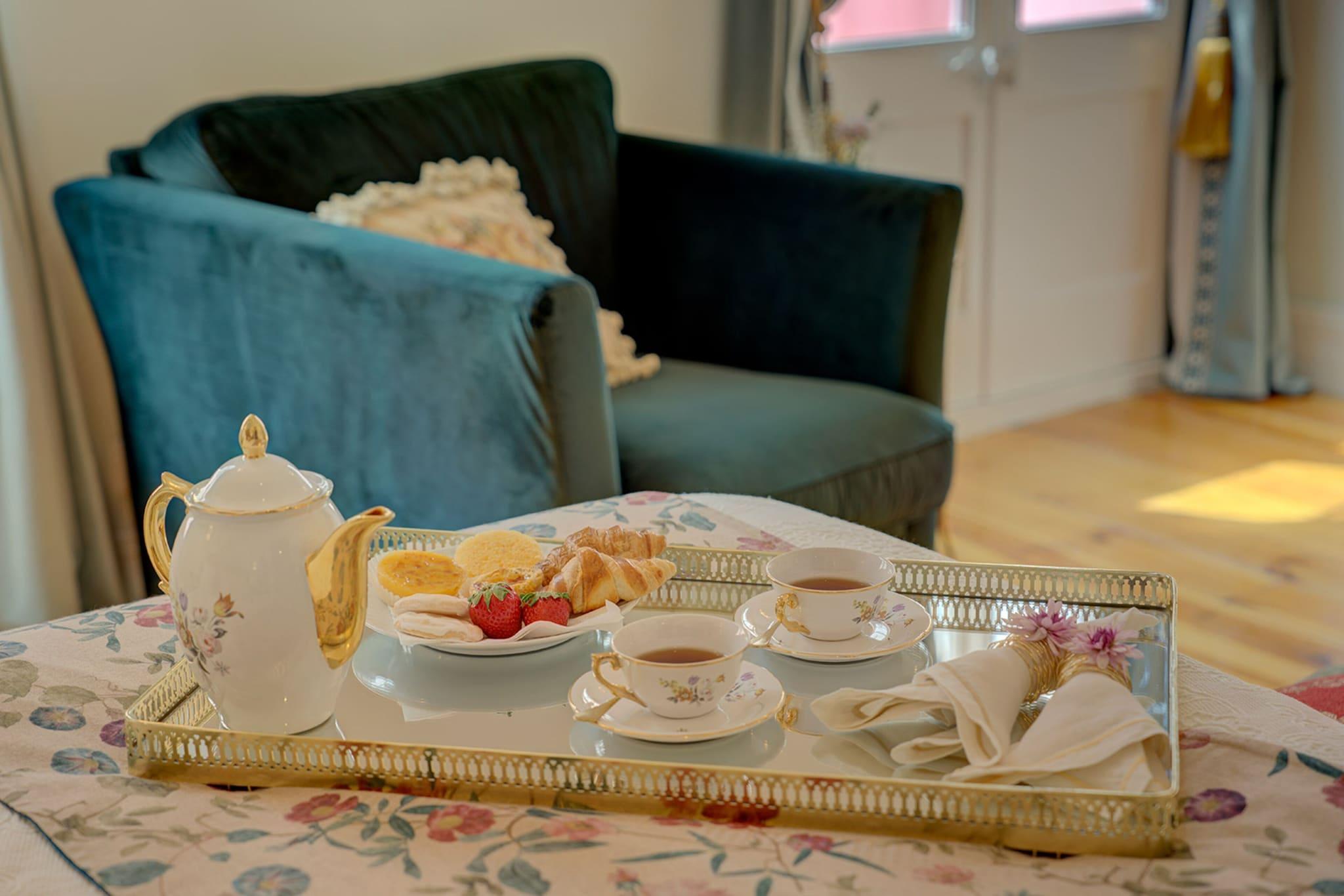 Double Queen Size Bed