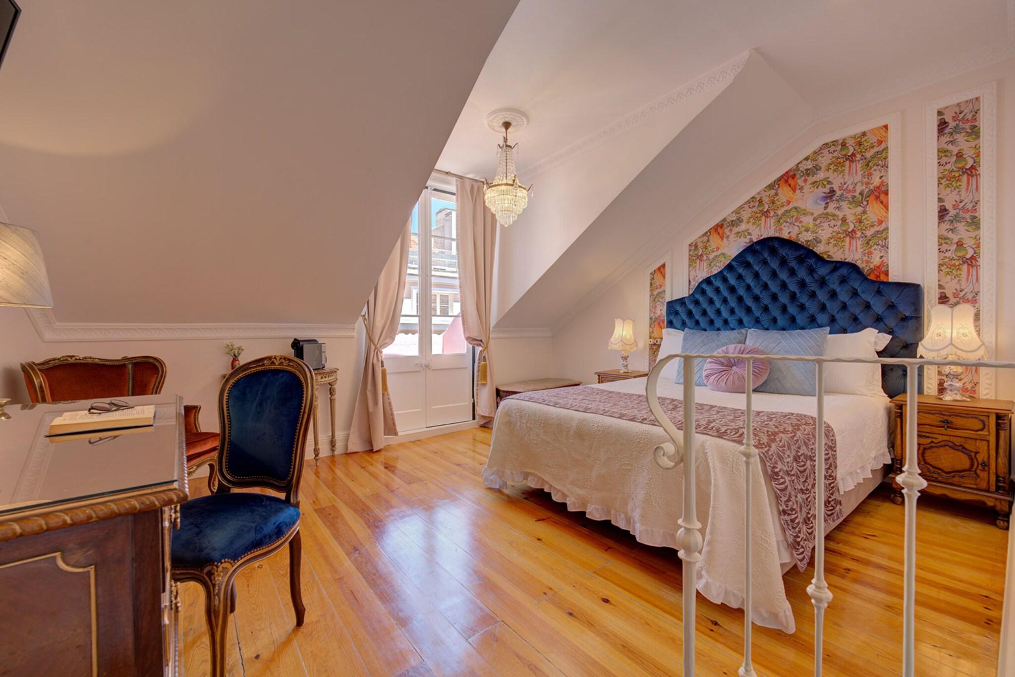 Double Queen Size Bed