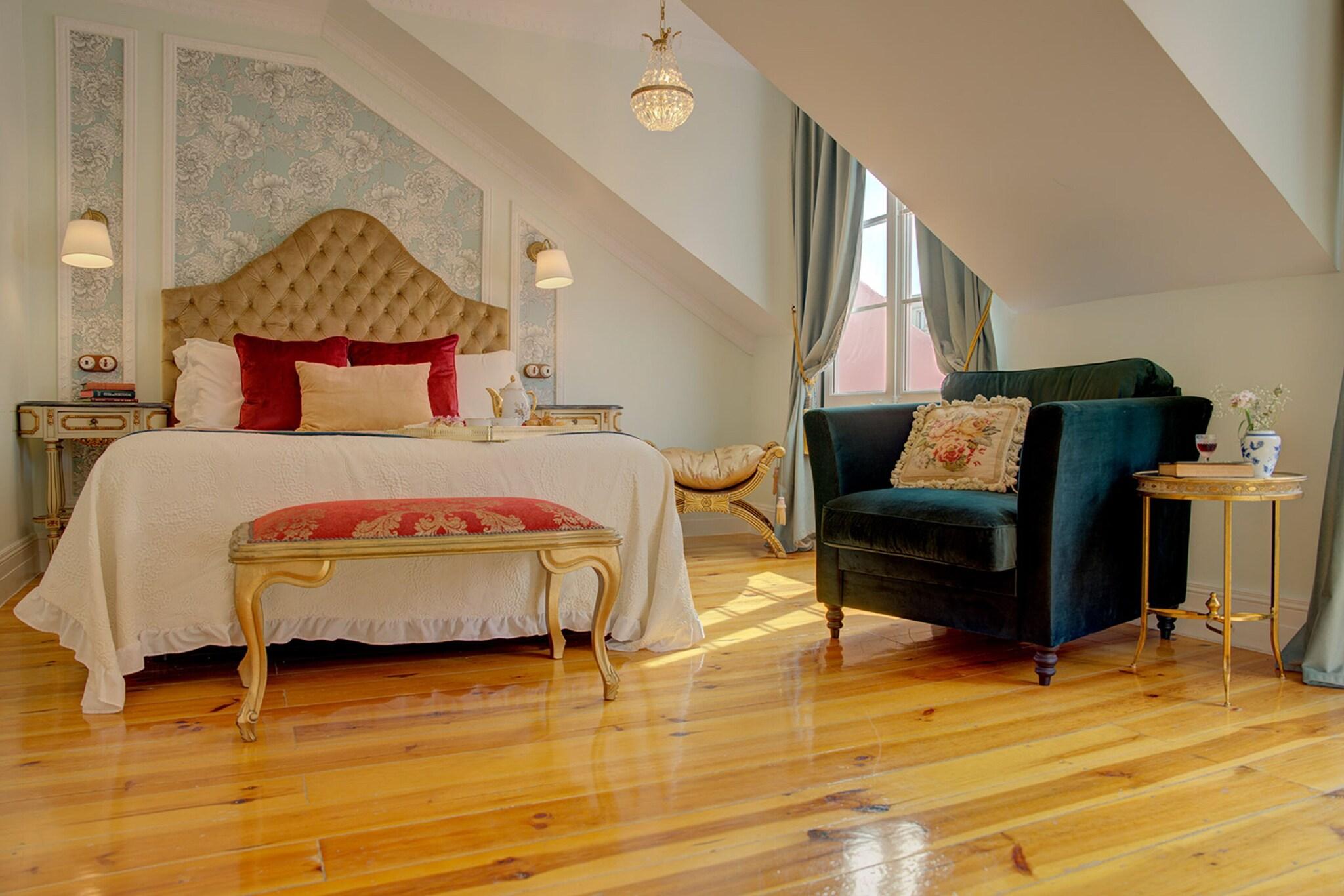 Double Queen Size Bed