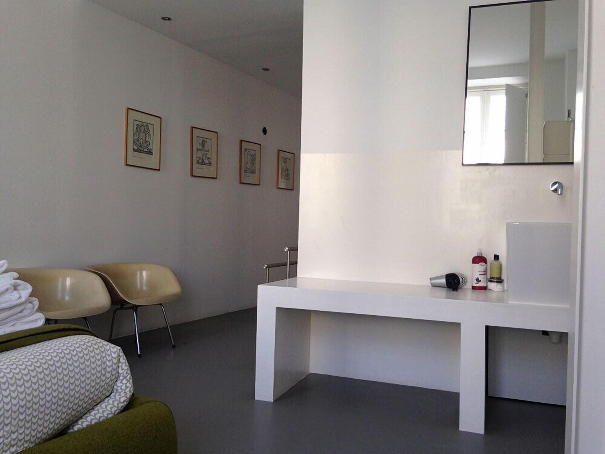 Double Queen Size Bed