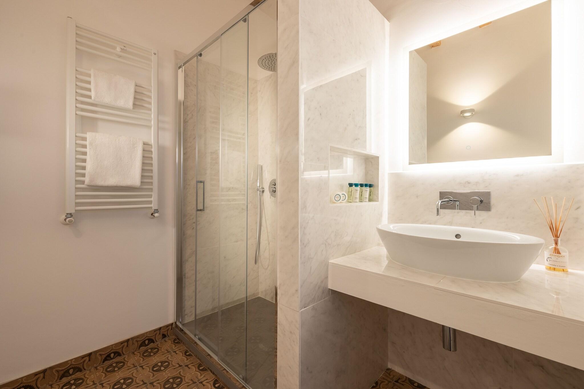 Apartment with Kitchenette