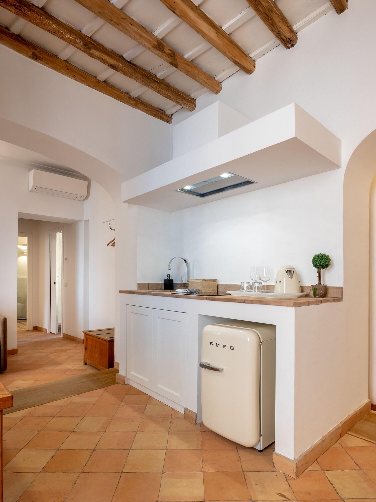 Apartment with Kitchenette