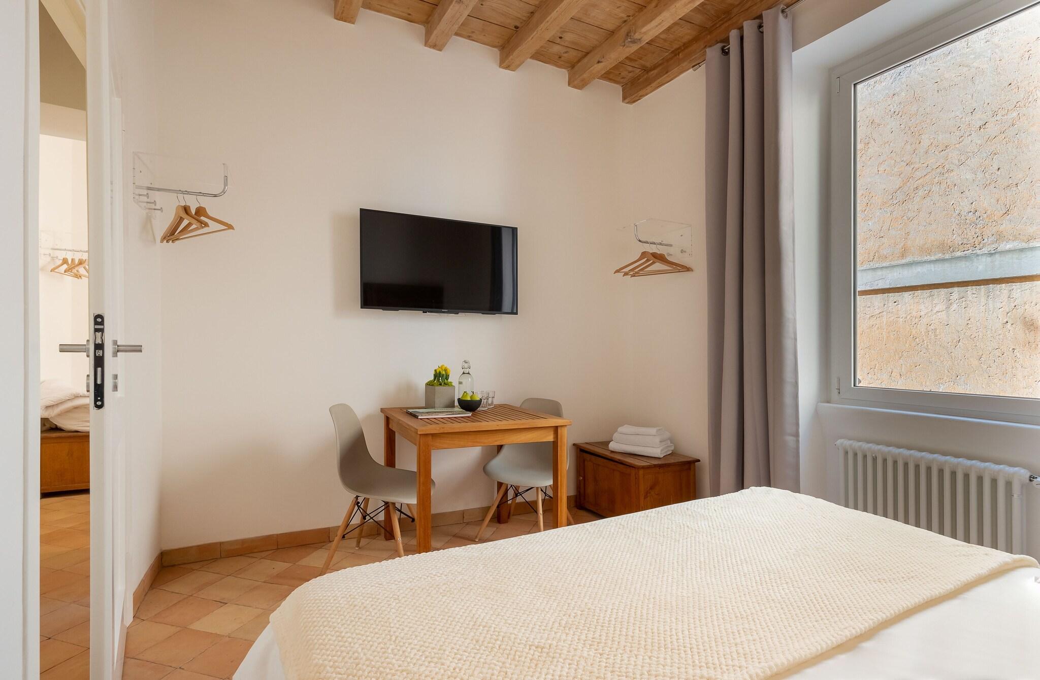 Apartment with Kitchenette