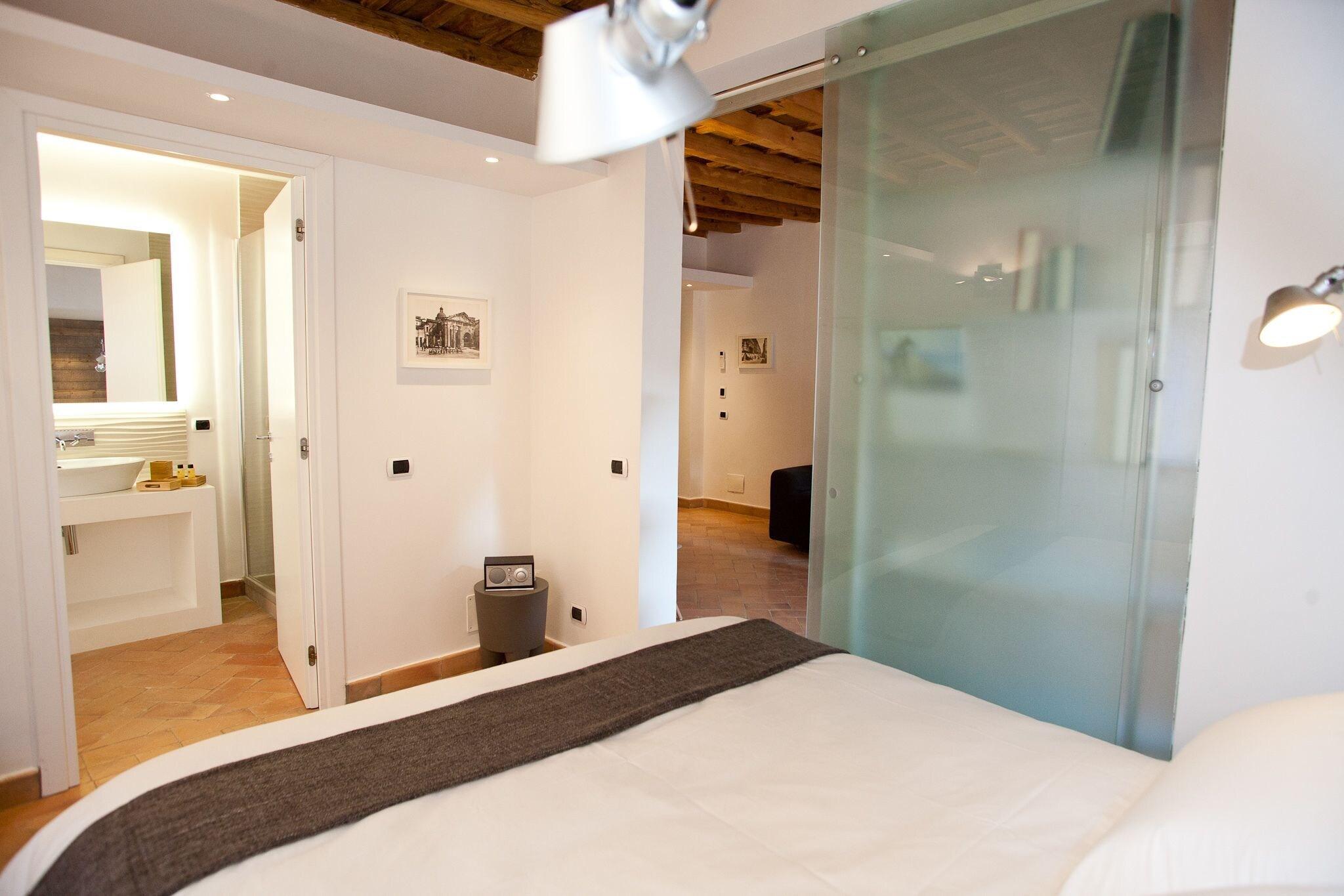 Apartment with Kitchenette