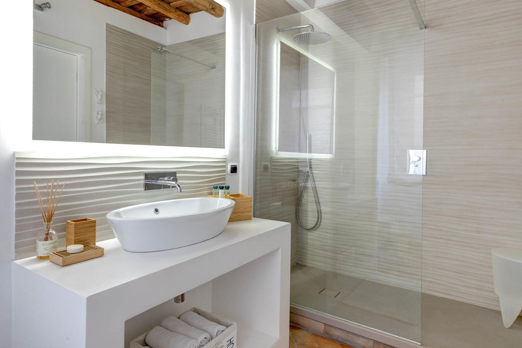 Apartment with Kitchenette