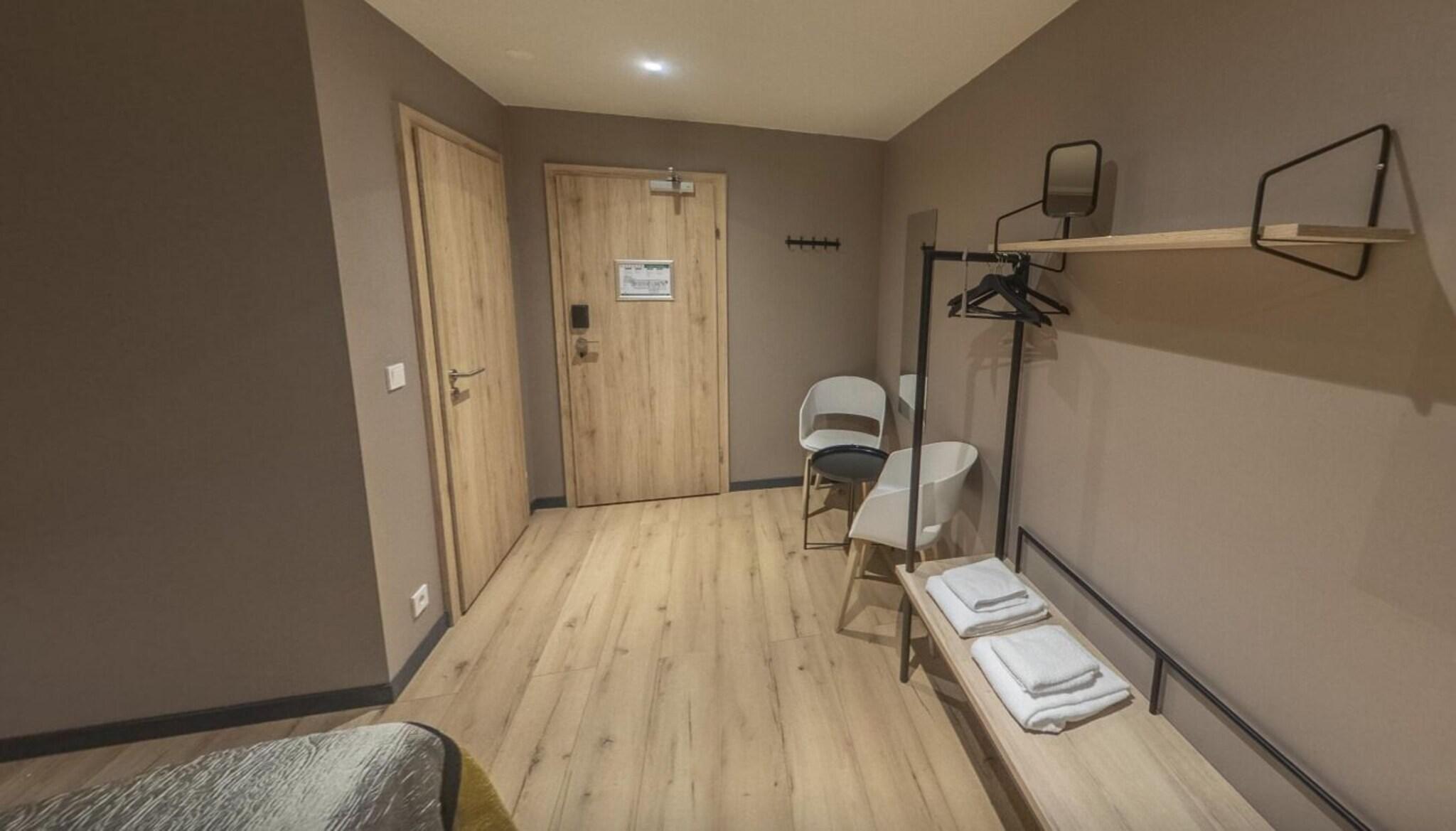 Junior Suite Queen Size Bed