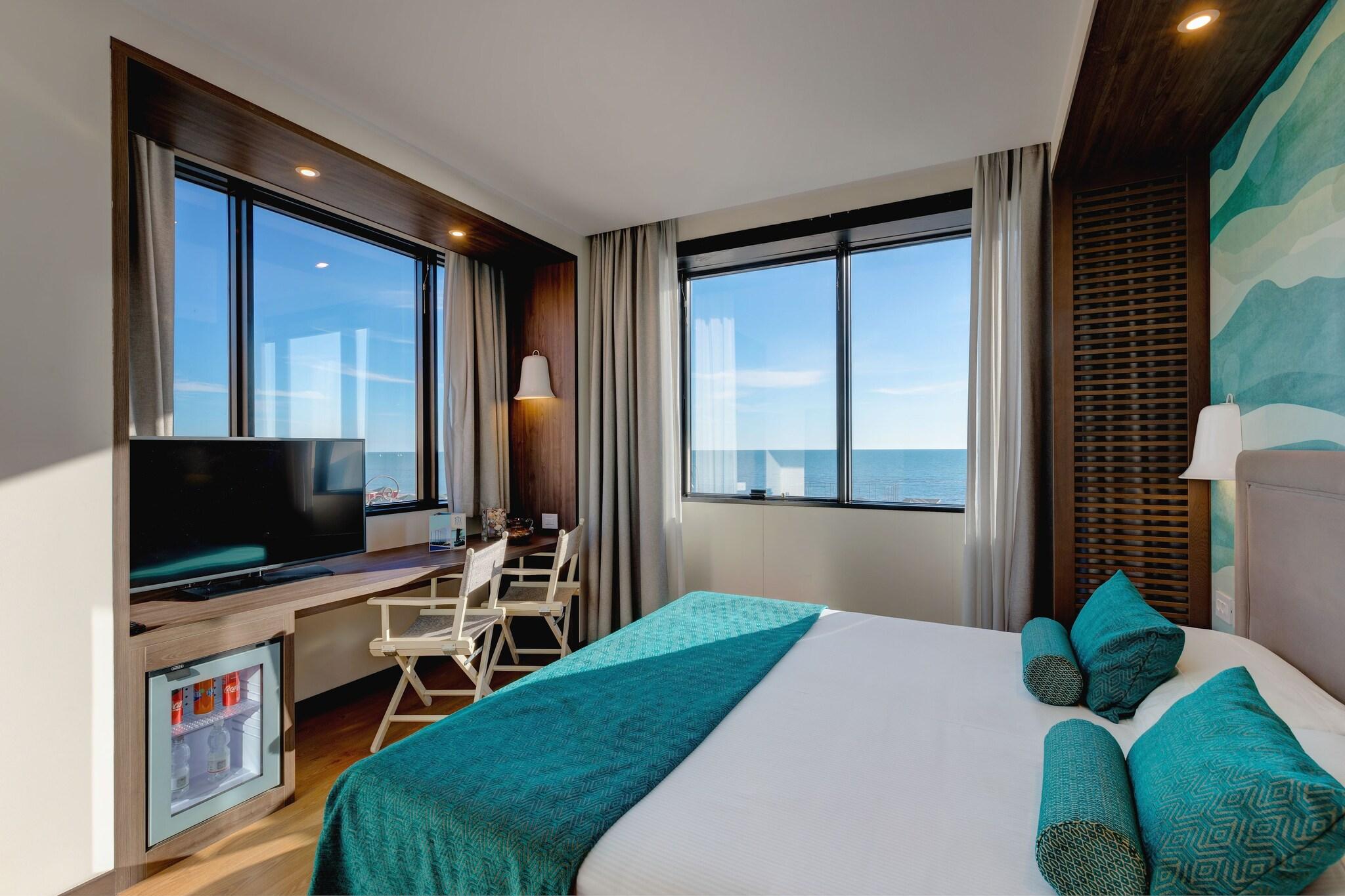 Double or Twin Executive Sea View