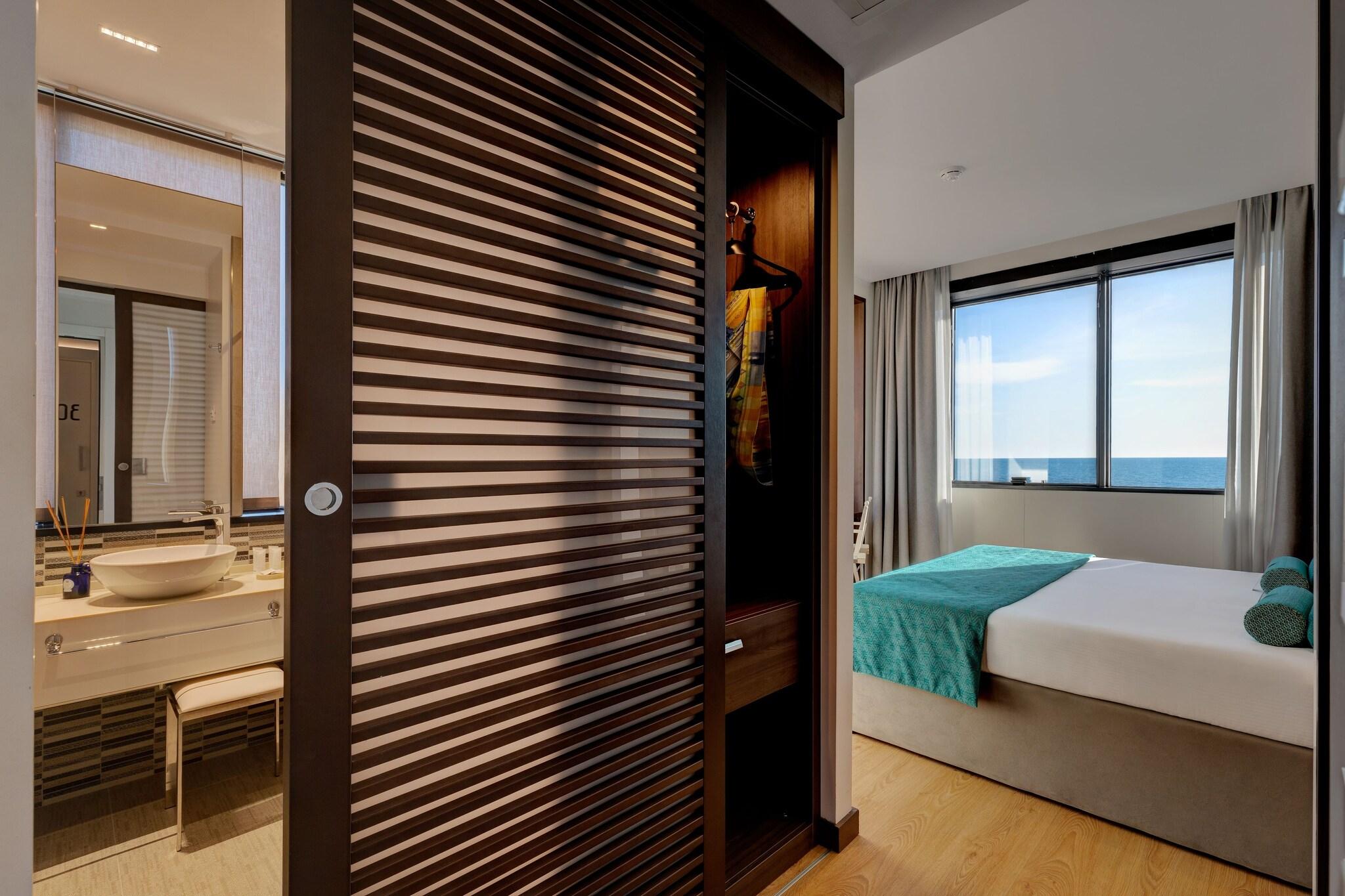 Double or Twin Executive Sea View