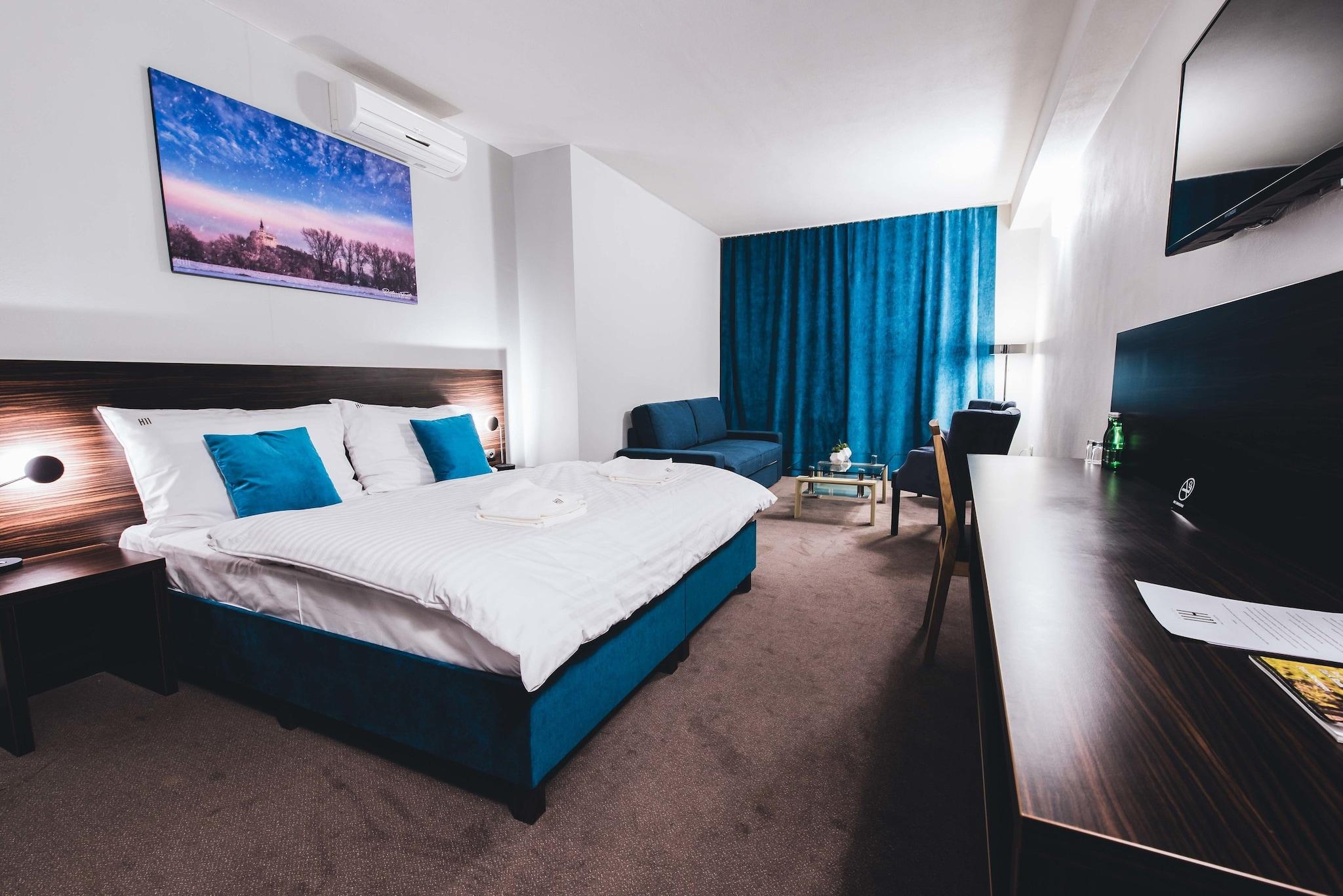 Suite Queen Size Bed