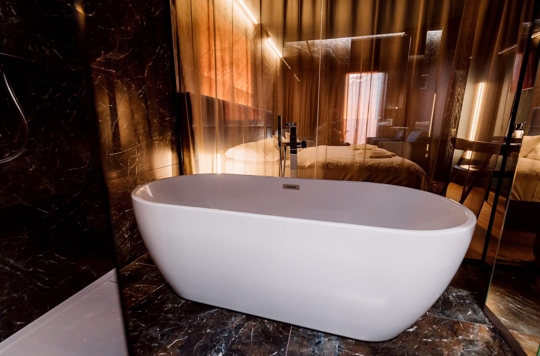 Studio Queen Size Bed