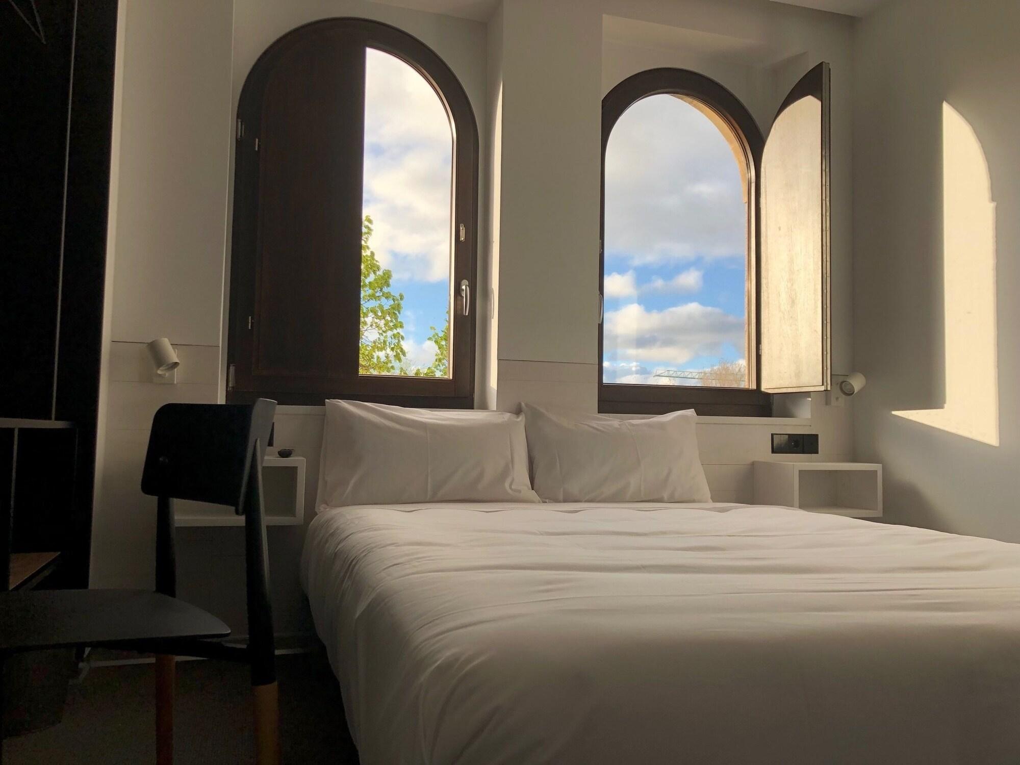 Double or Twin Standard