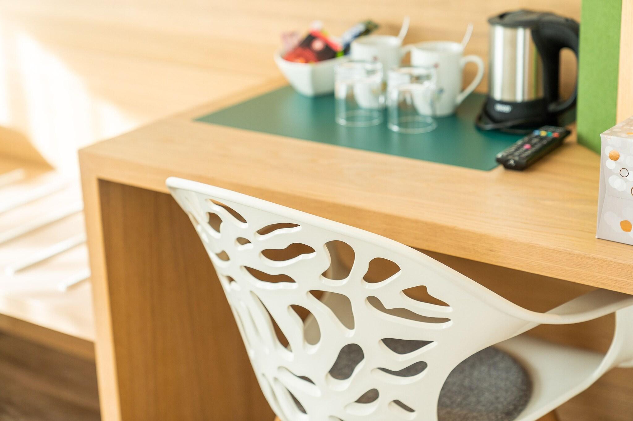 Double Queen Size Bed