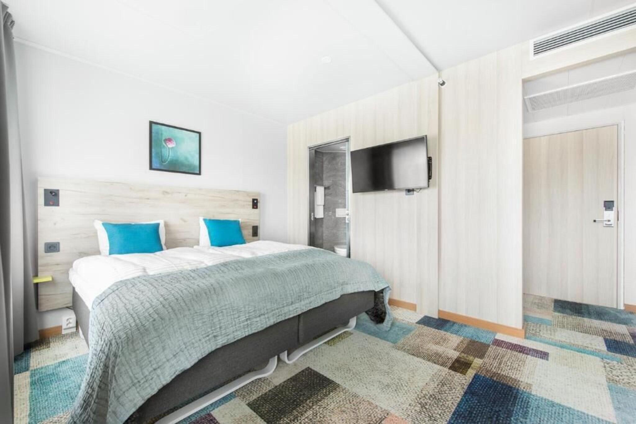 Single Queen Size Bed