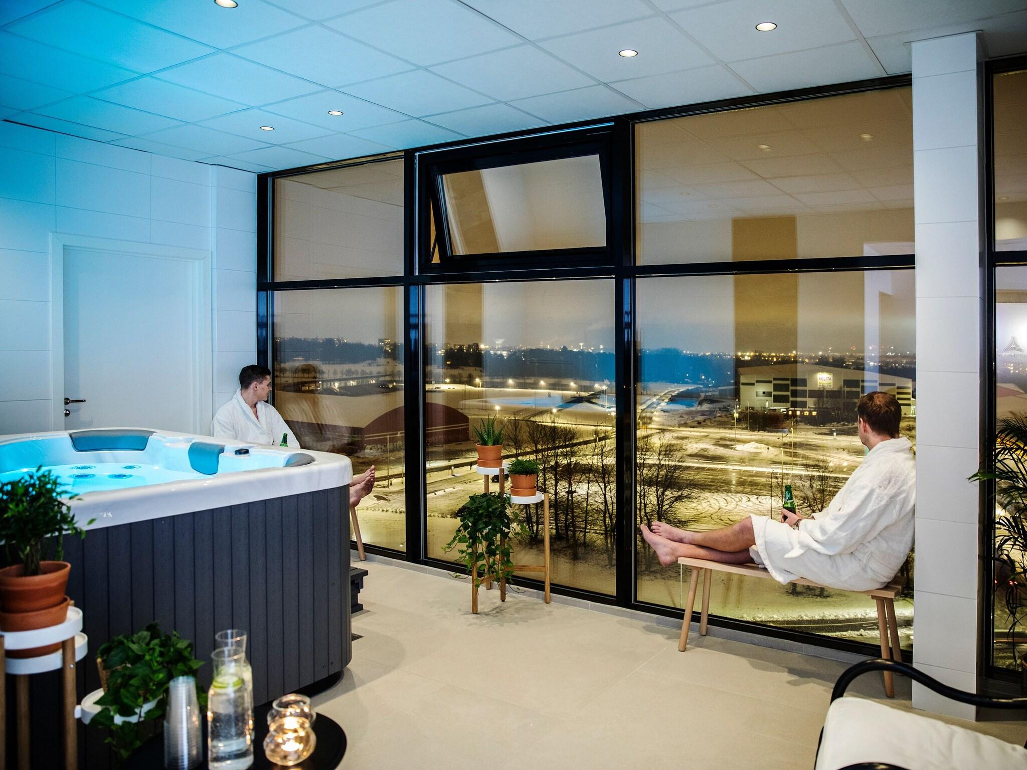 Twin Deluxe with Jacuzzi