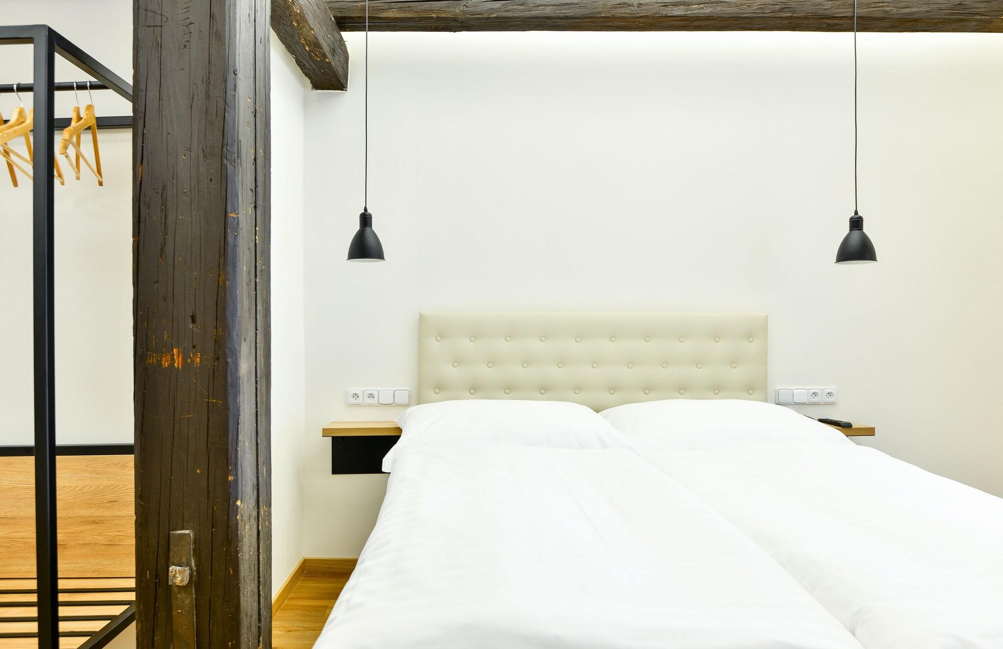 Family Room Queen Size Bed