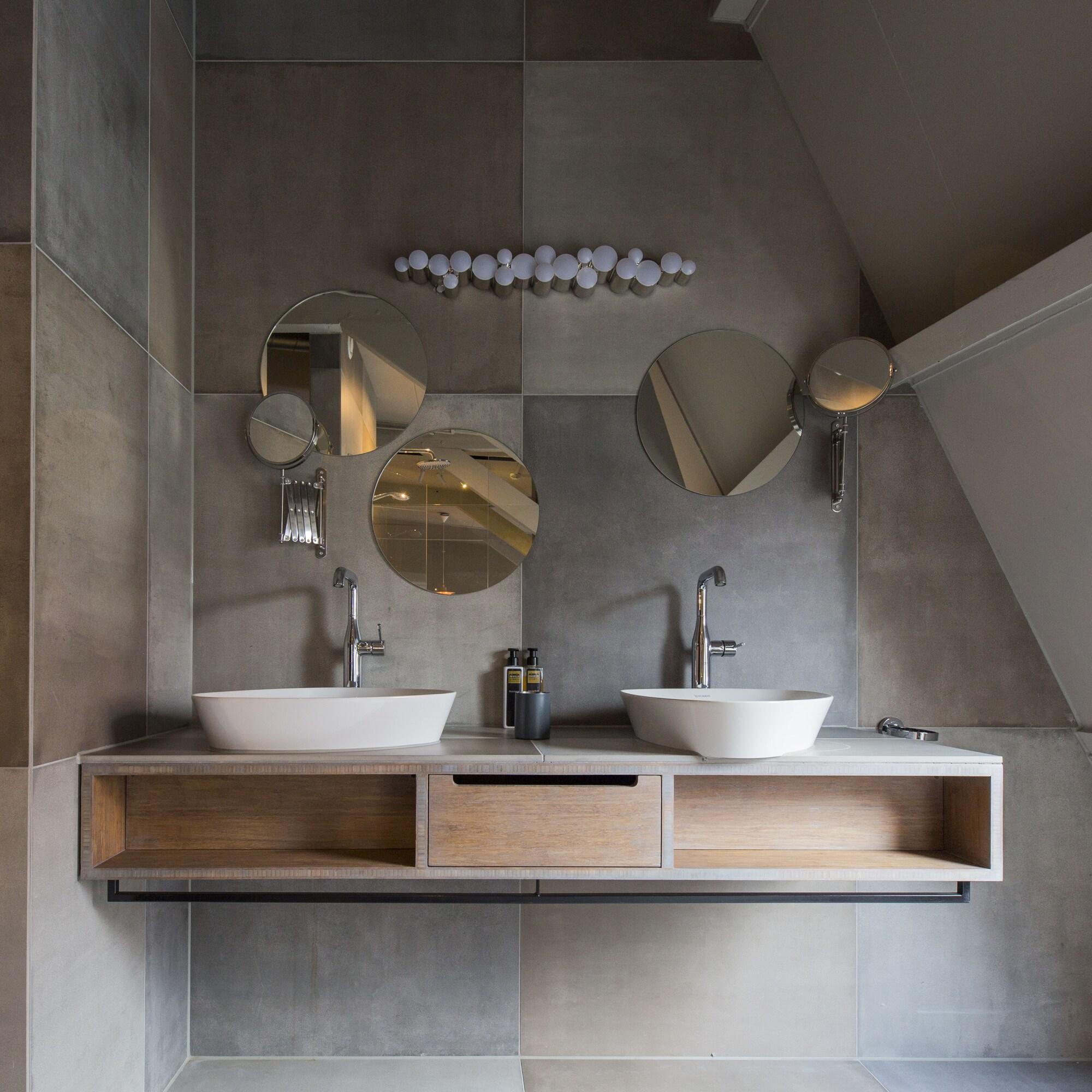 Suite City View King Bed