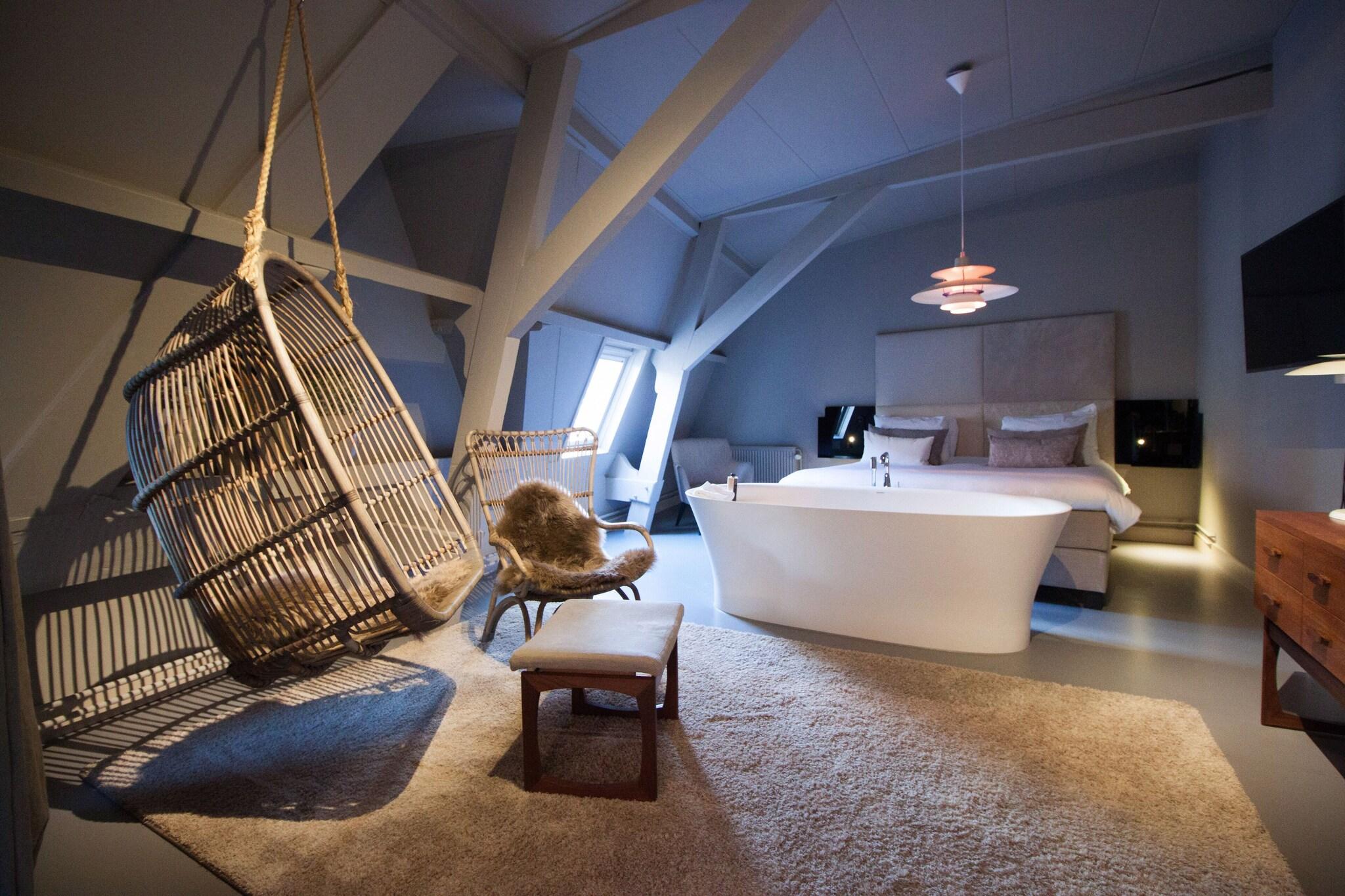 Suite City View King Bed