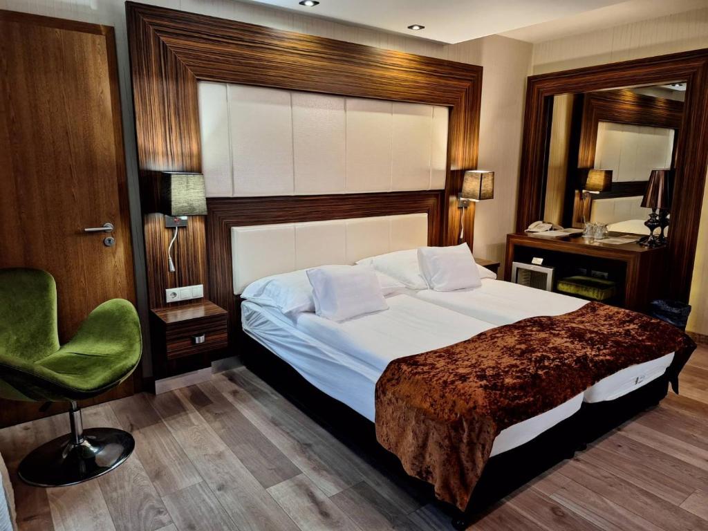 Double or Twin Standard