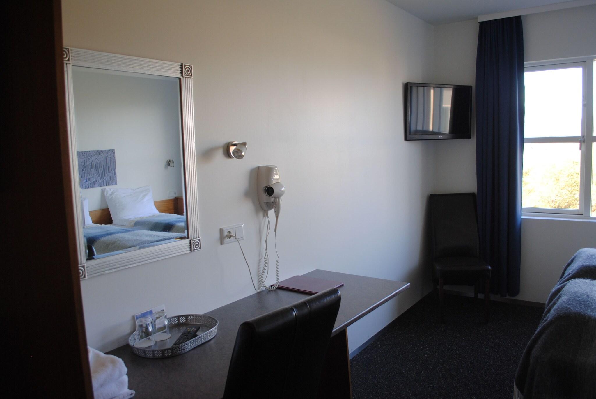 Double Queen Size Bed