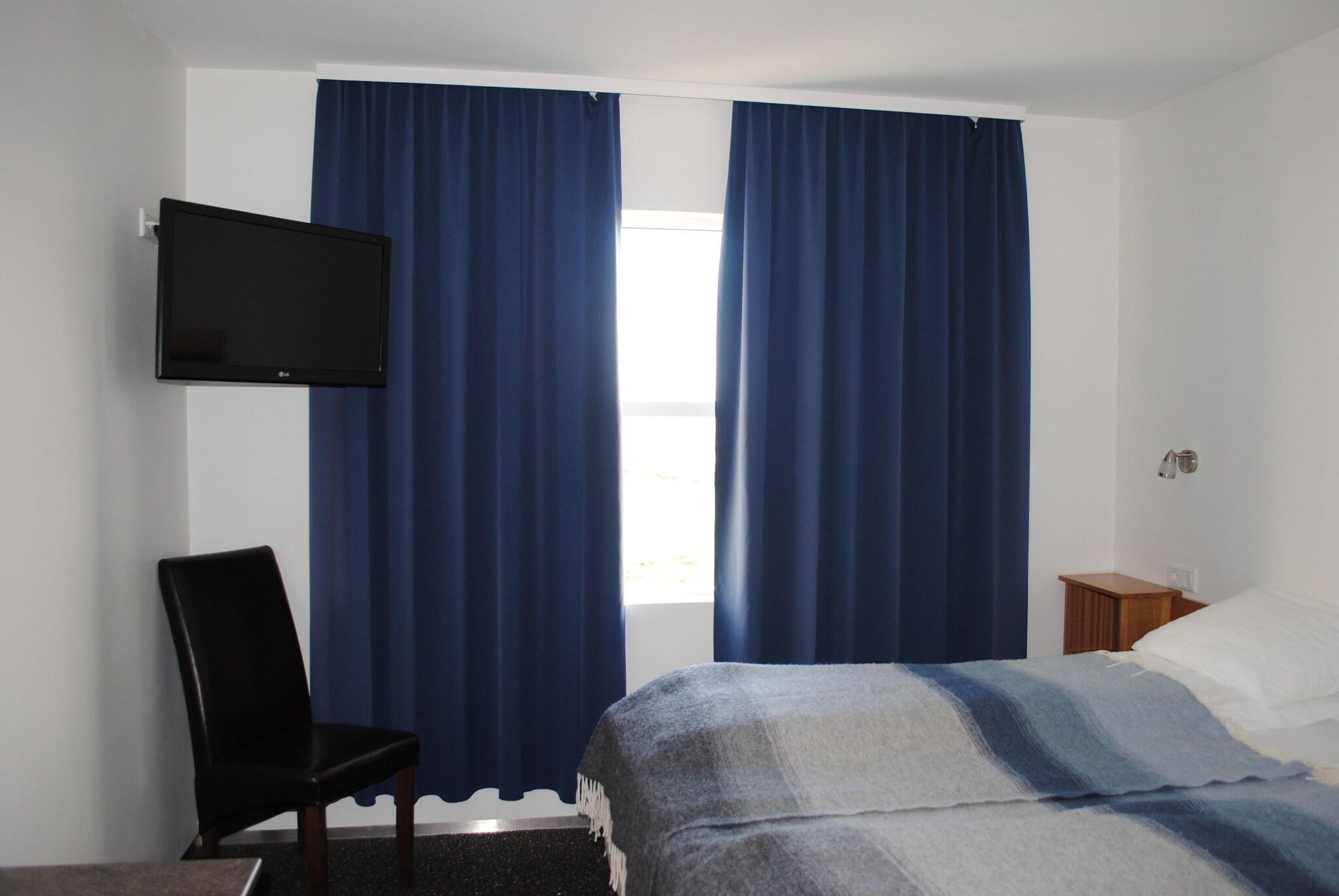 Double Queen Size Bed