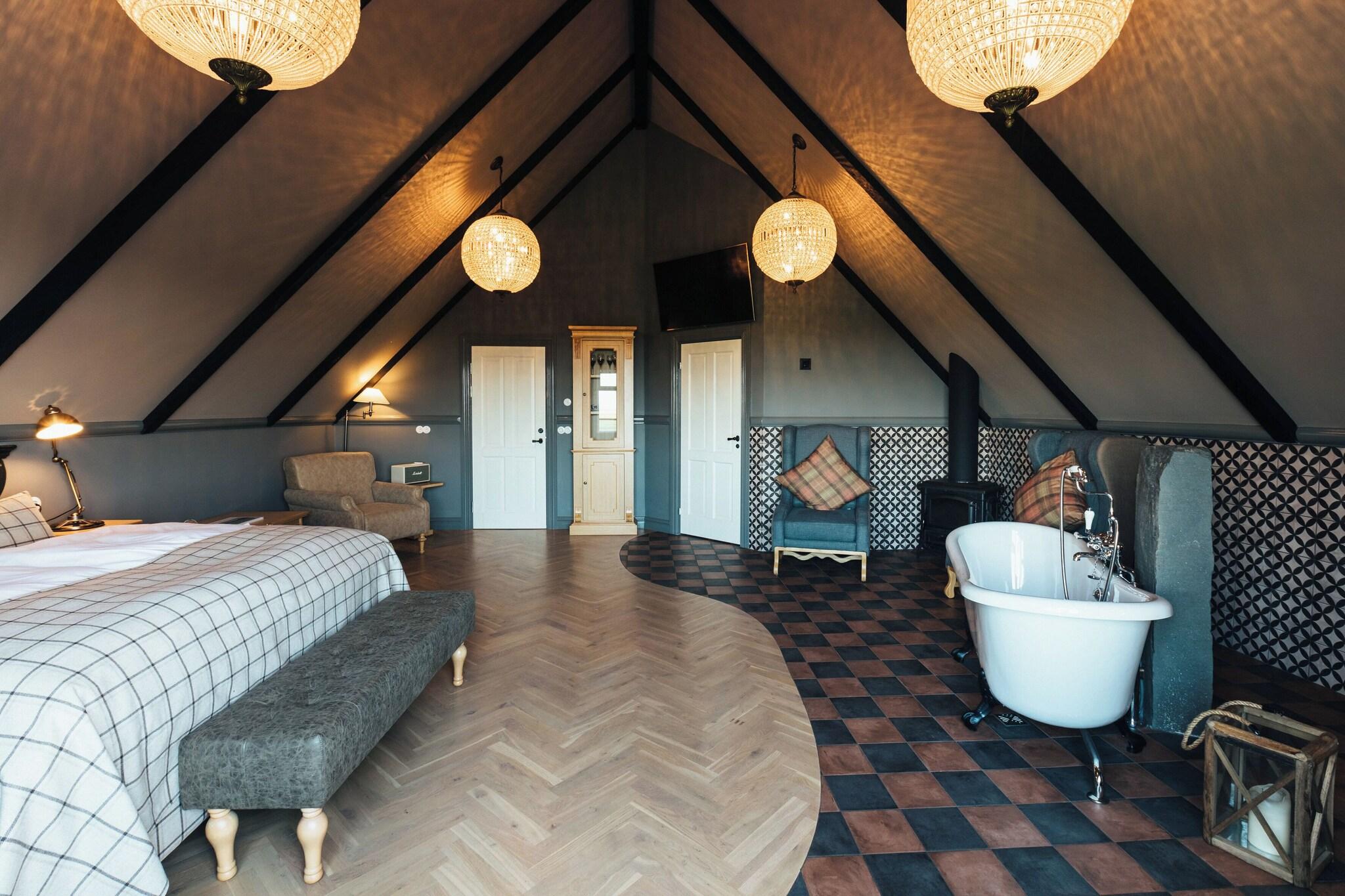 Suite Queen Size Bed