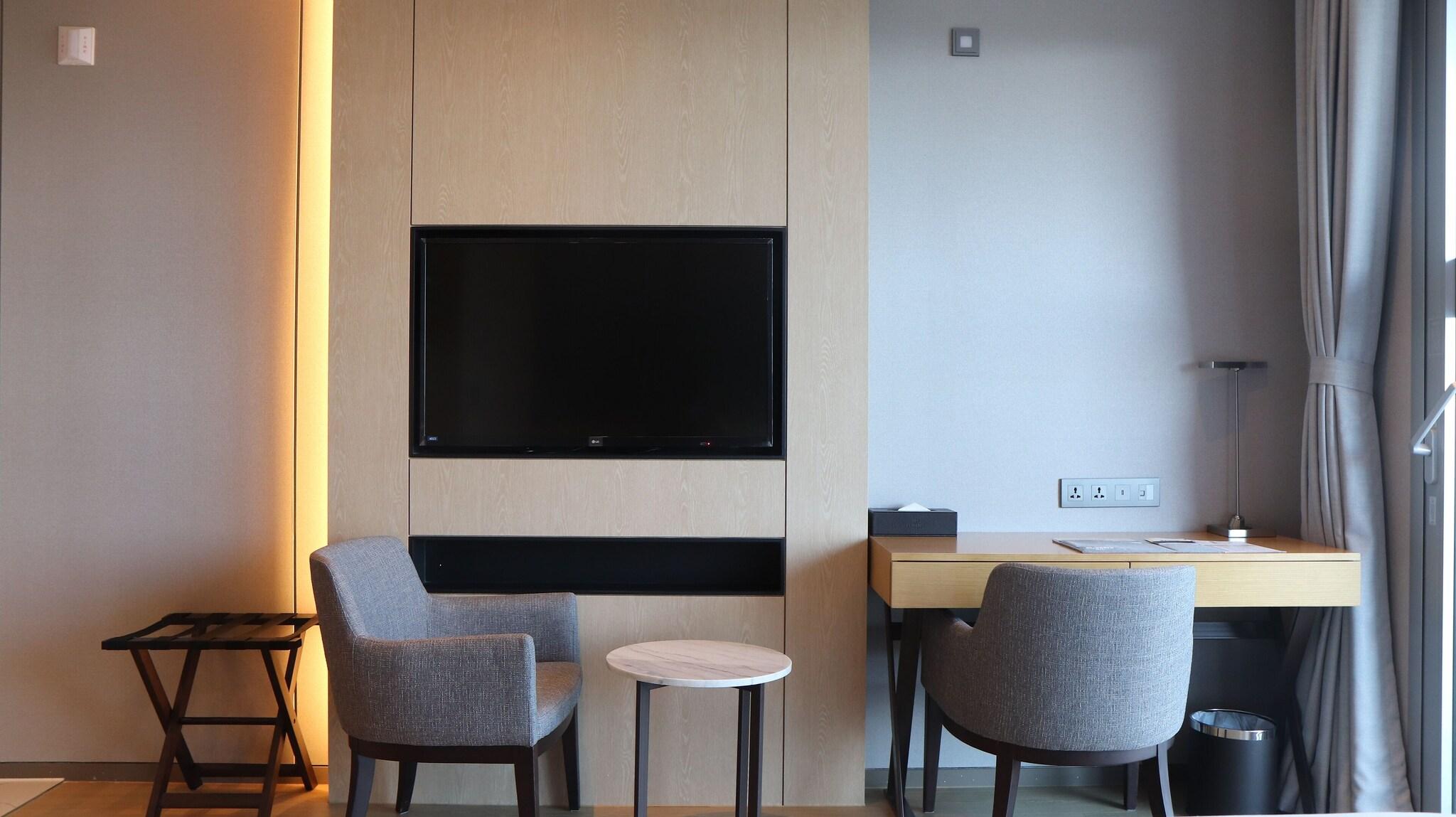 Room Executive Capacity 2