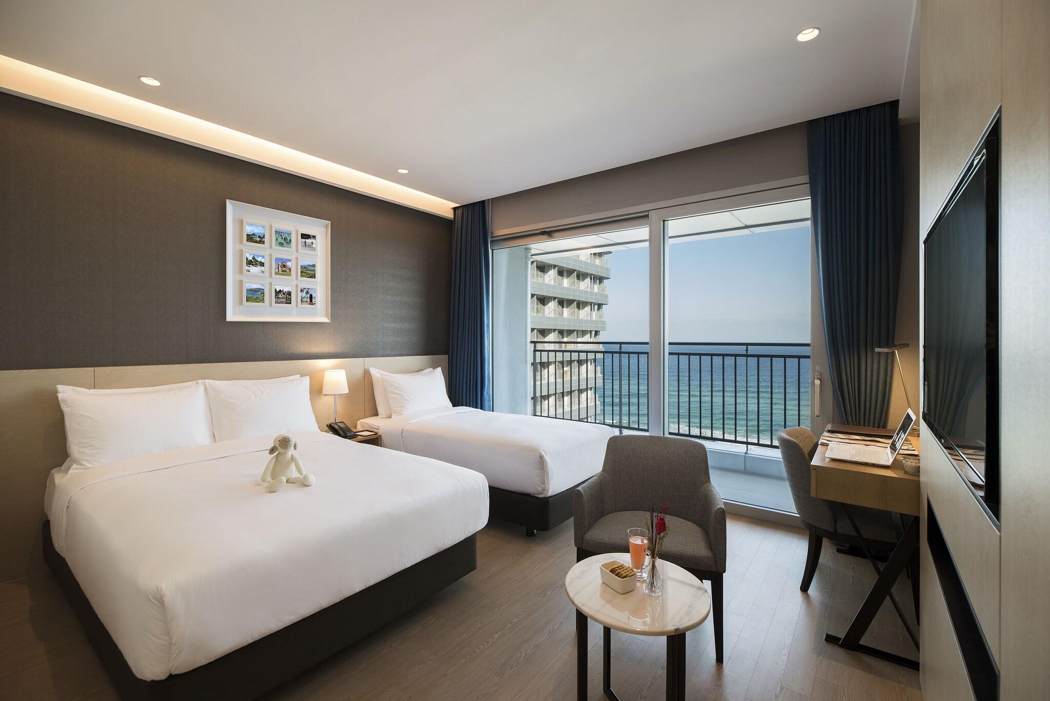 Room Executive Capacity 2