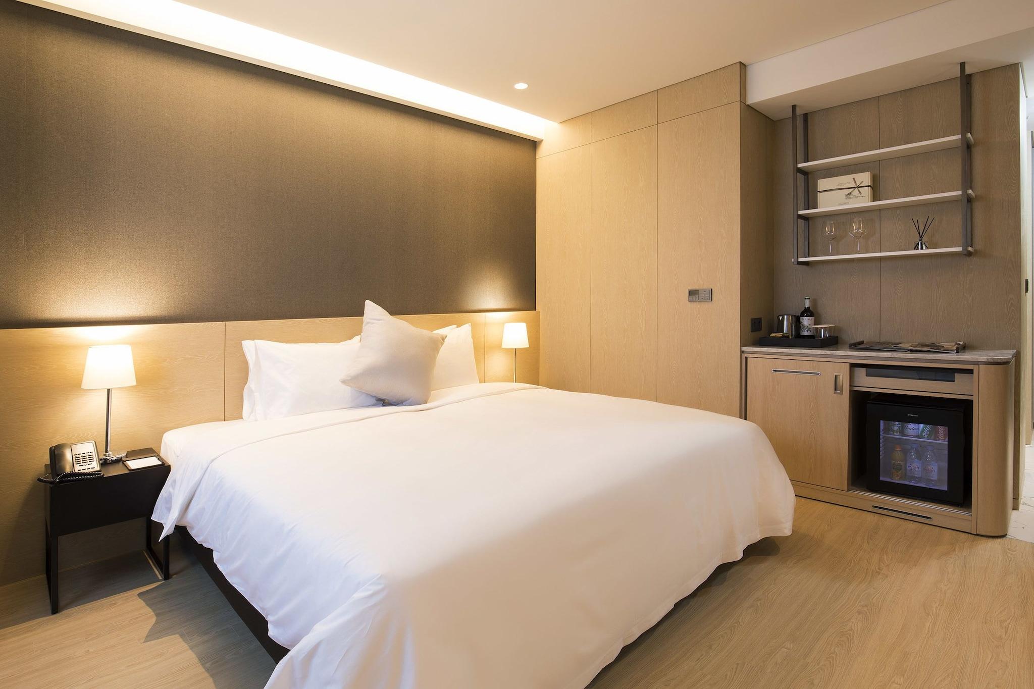 Double Ocean View King Bed