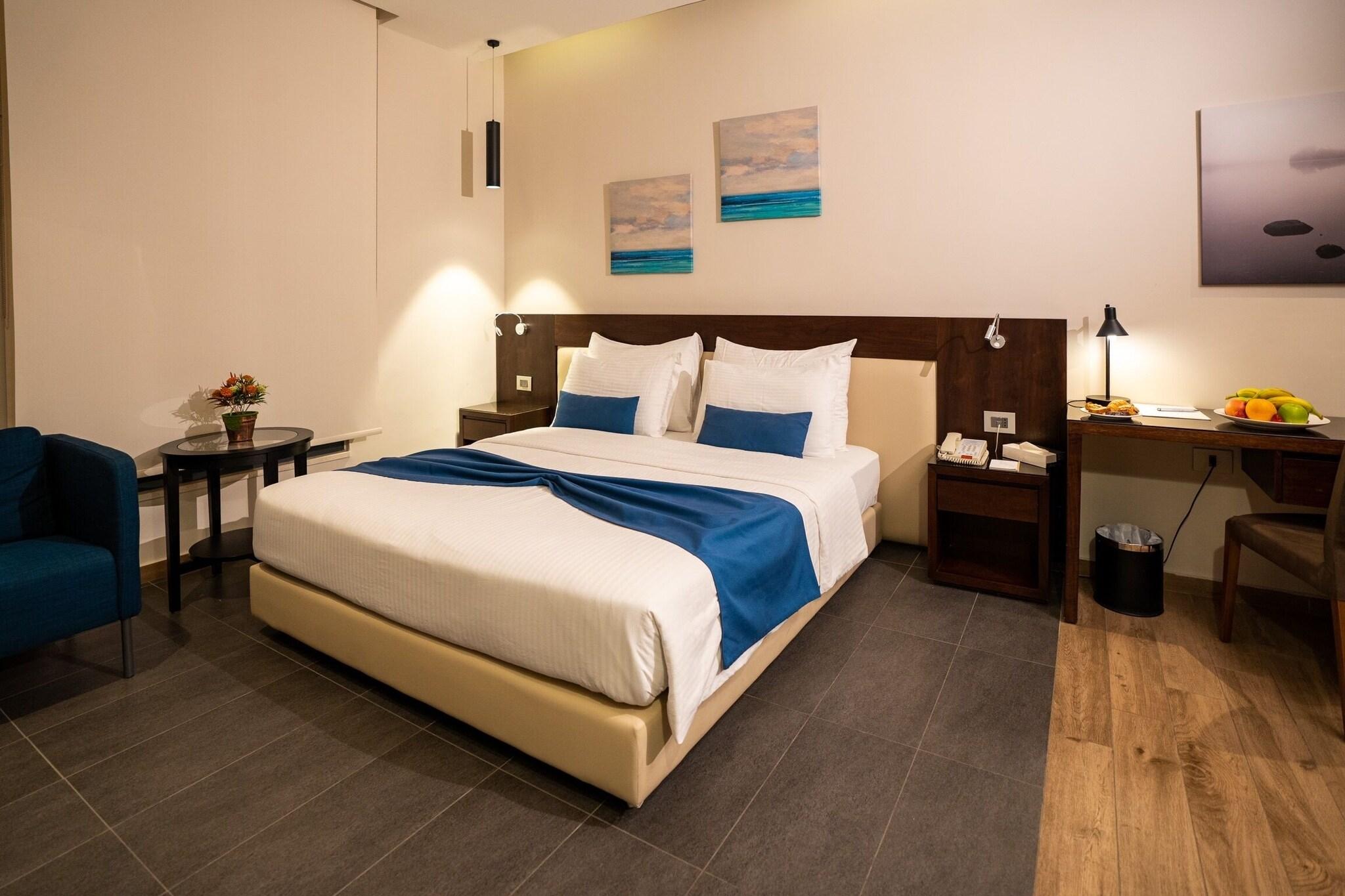 Double Deluxe King Bed