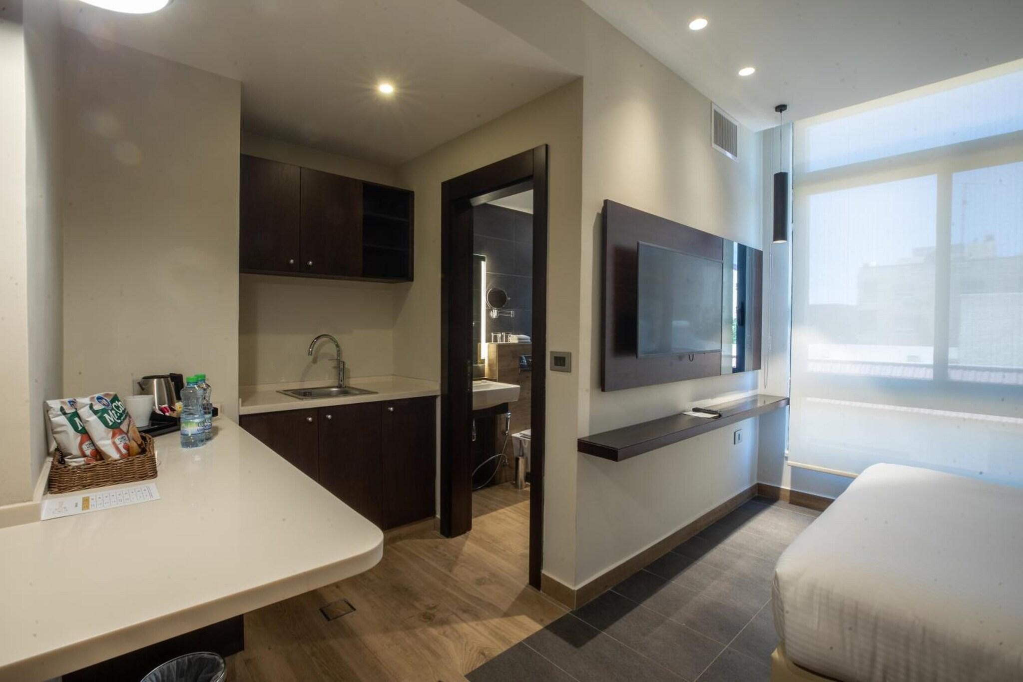 Double Deluxe King Bed