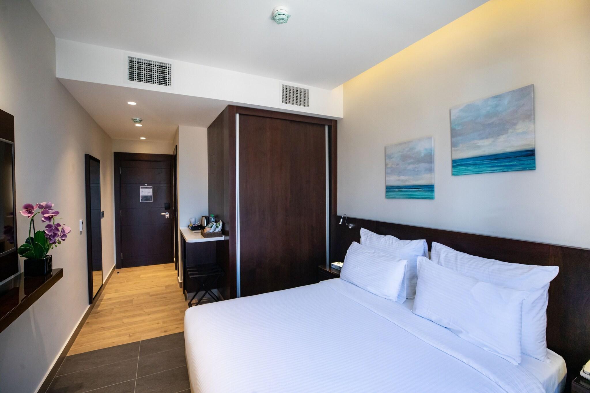 Double or Twin Classic One Bedroom