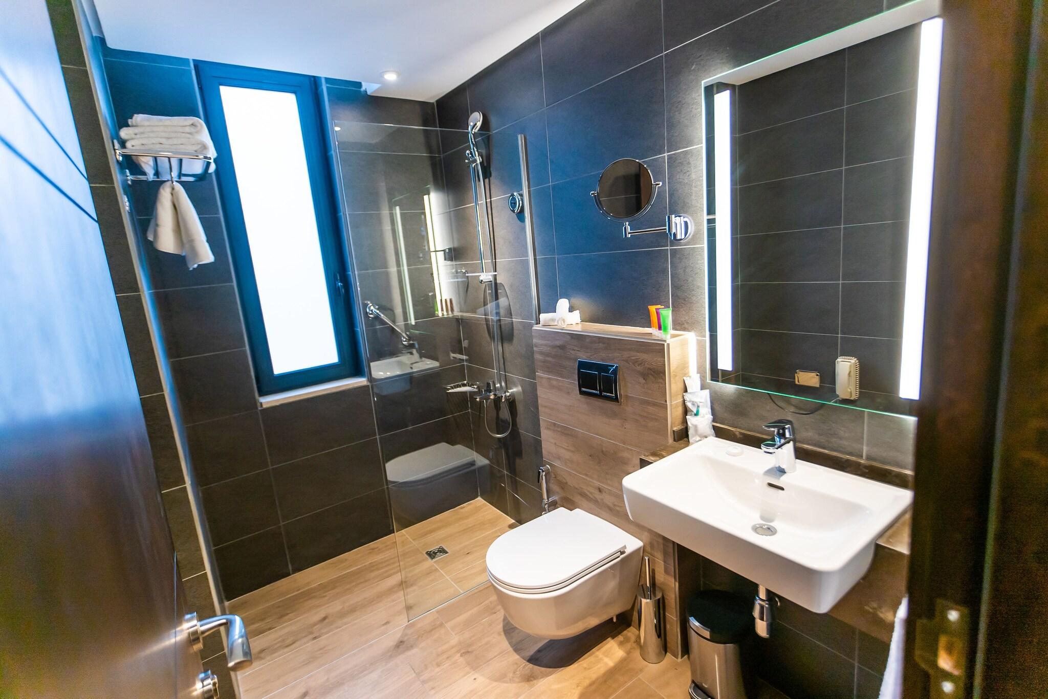 Double or Twin Classic One Bedroom