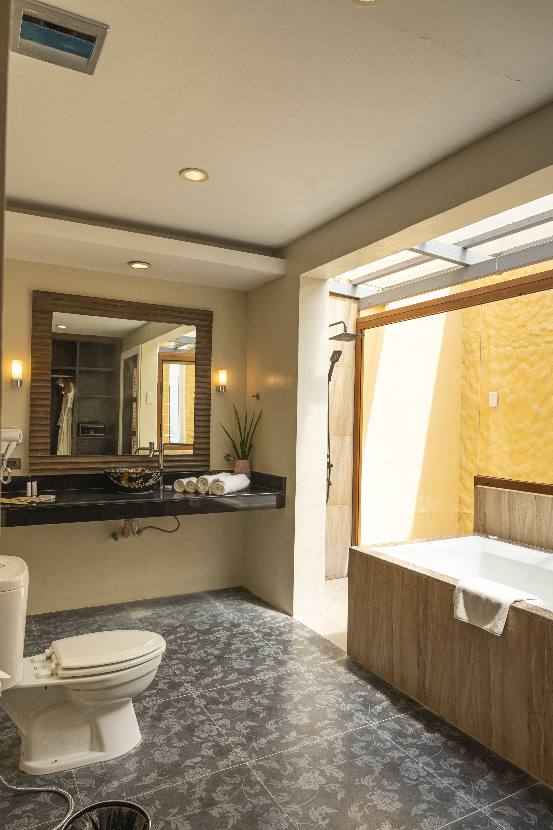 Double Deluxe Pool View