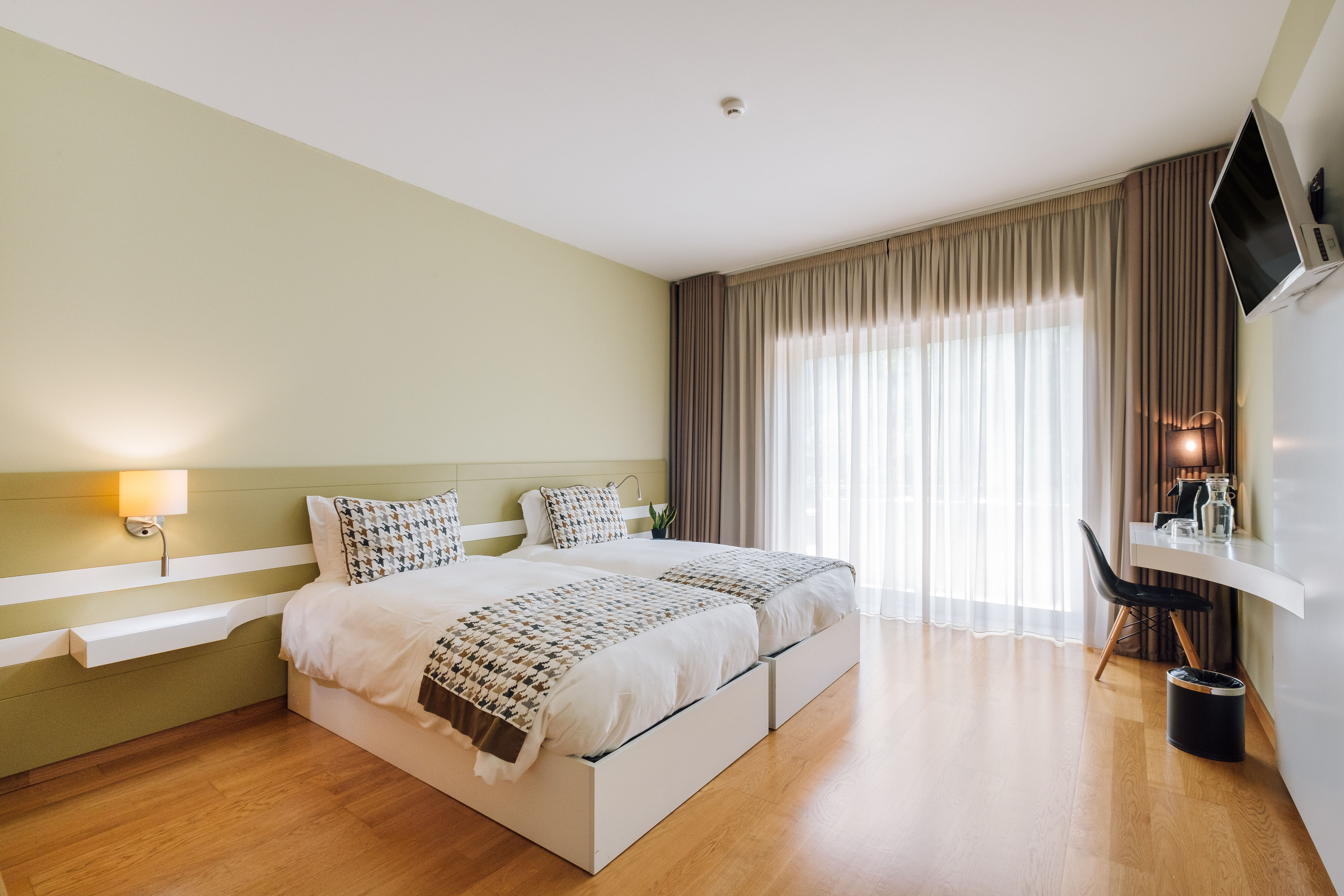 Double Accessible with Views