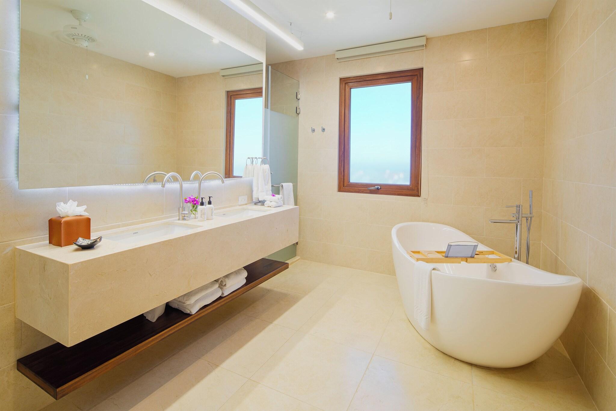 Suite Deluxe Two Queen Beds