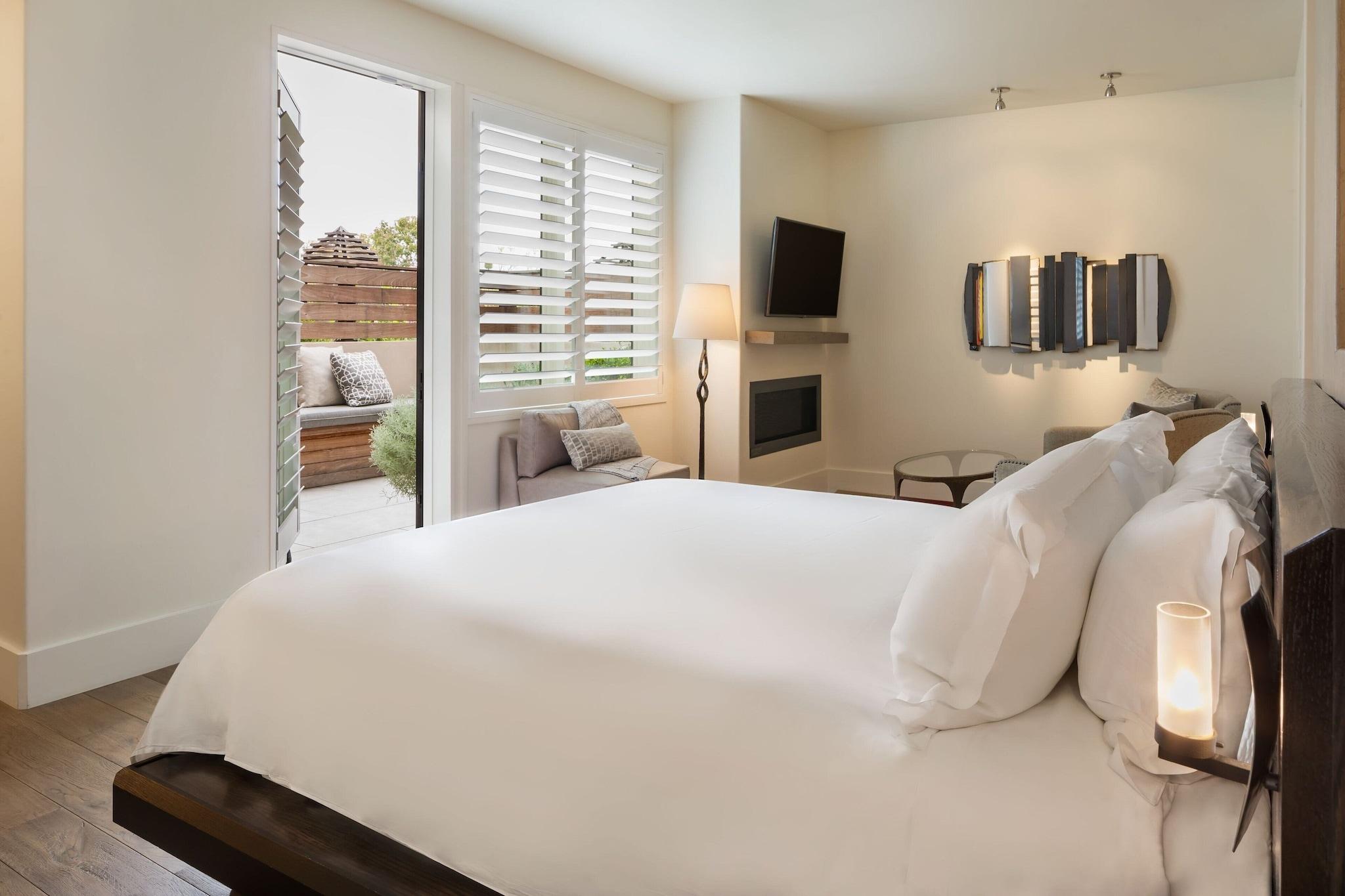 Double Garden View King Bed