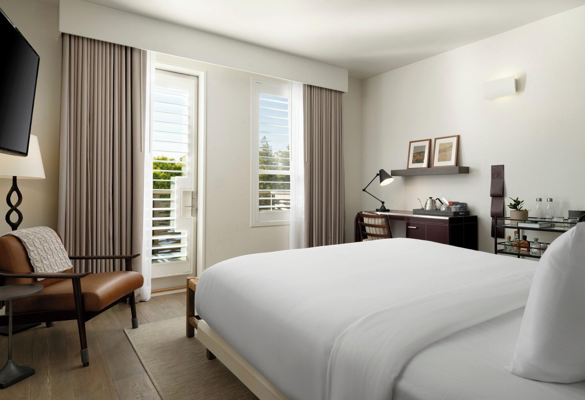 Double Garden View King Bed