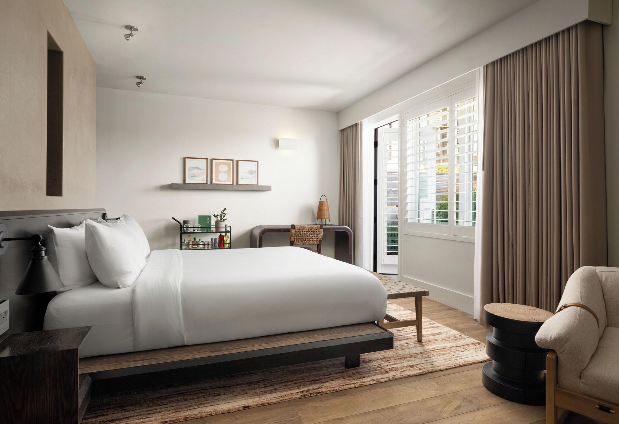 Double Garden View King Bed