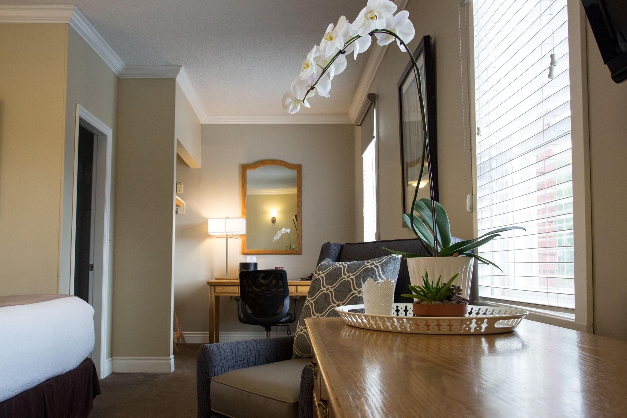 Double Deluxe Two Queen Beds