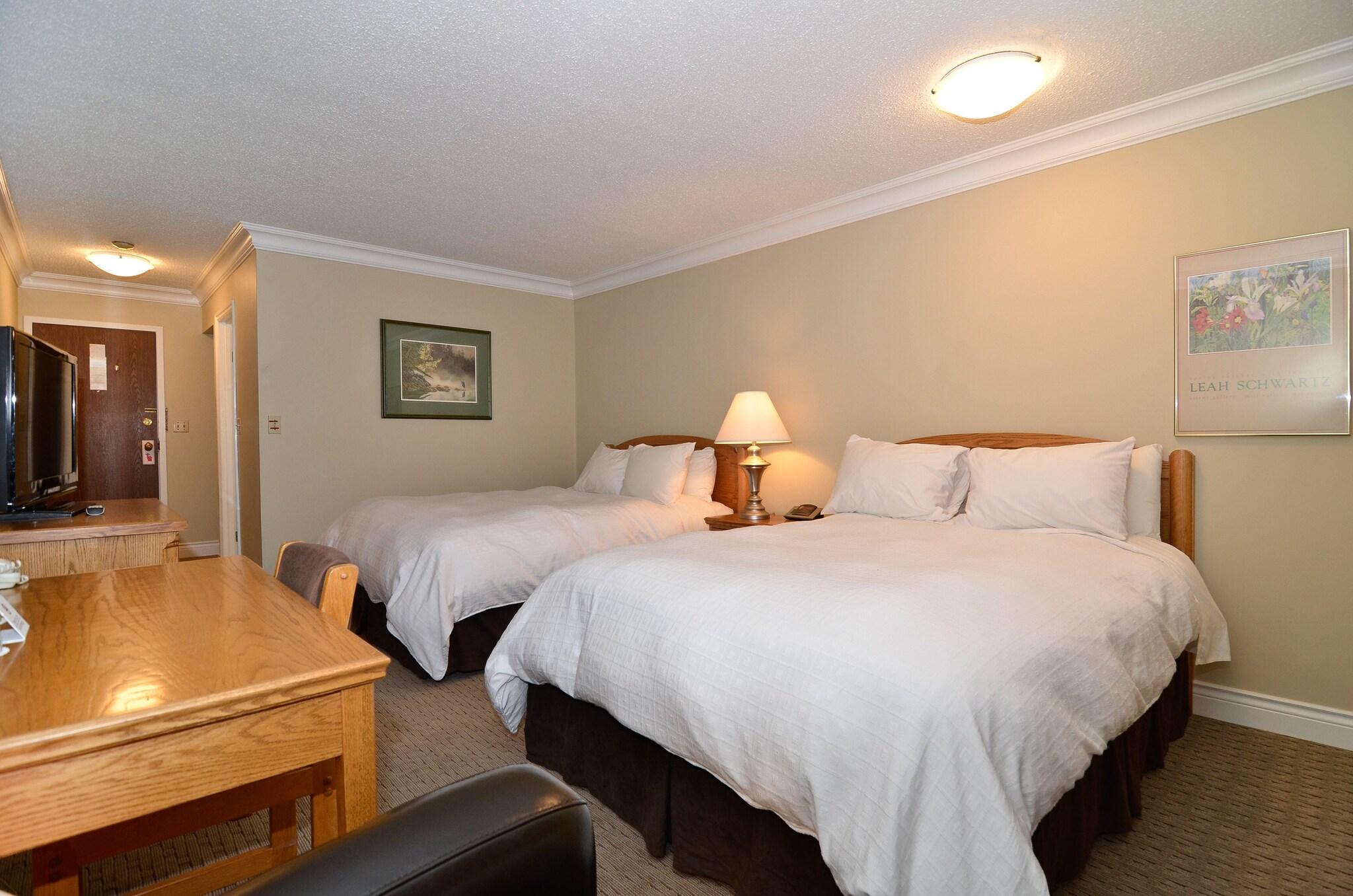 Double Deluxe Two Queen Beds