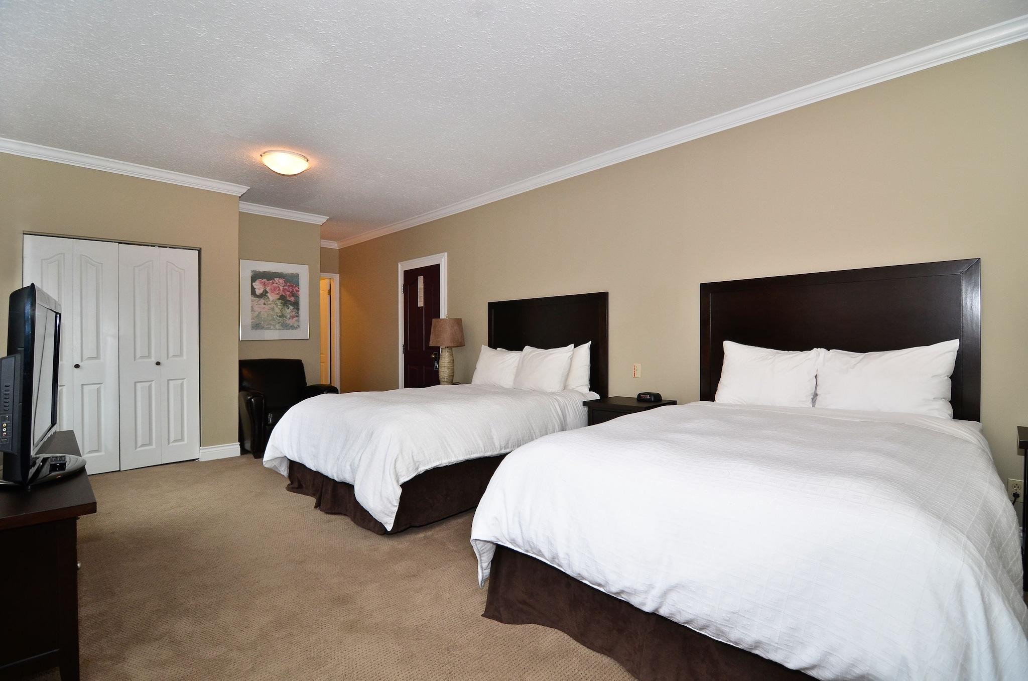 Double Deluxe Two Queen Beds