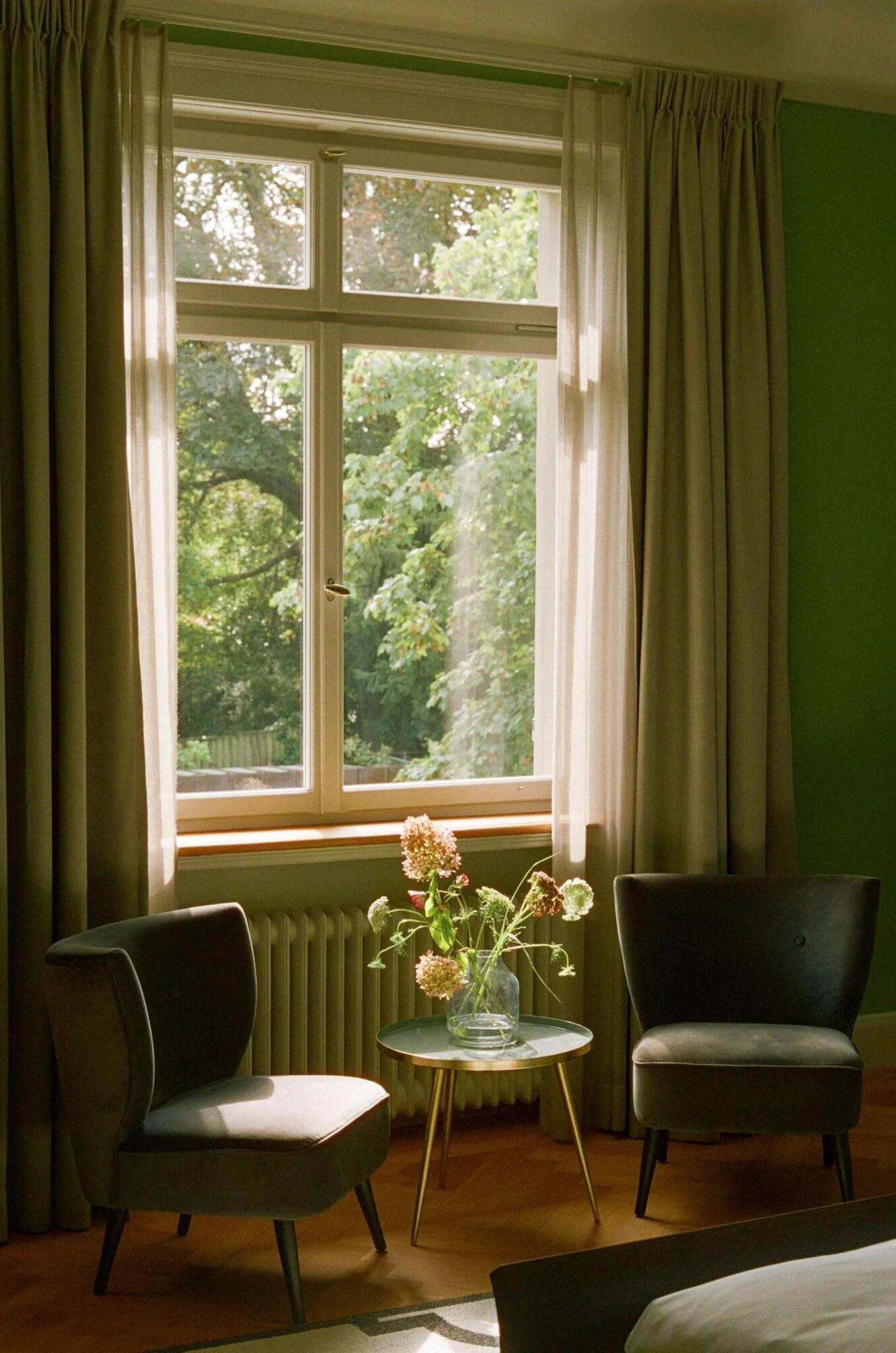 Double Superior King Bed