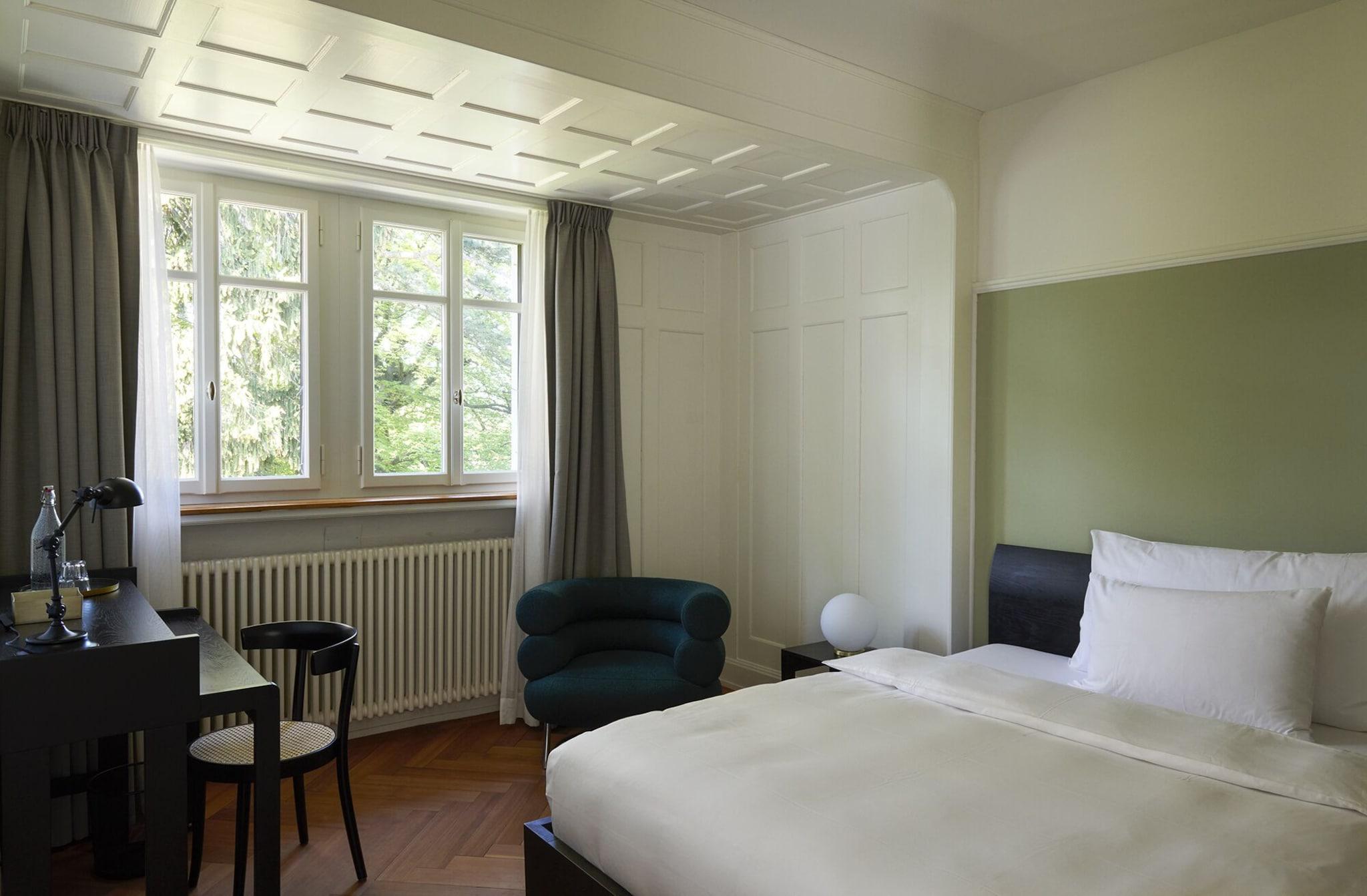 Double Superior Queen Bed