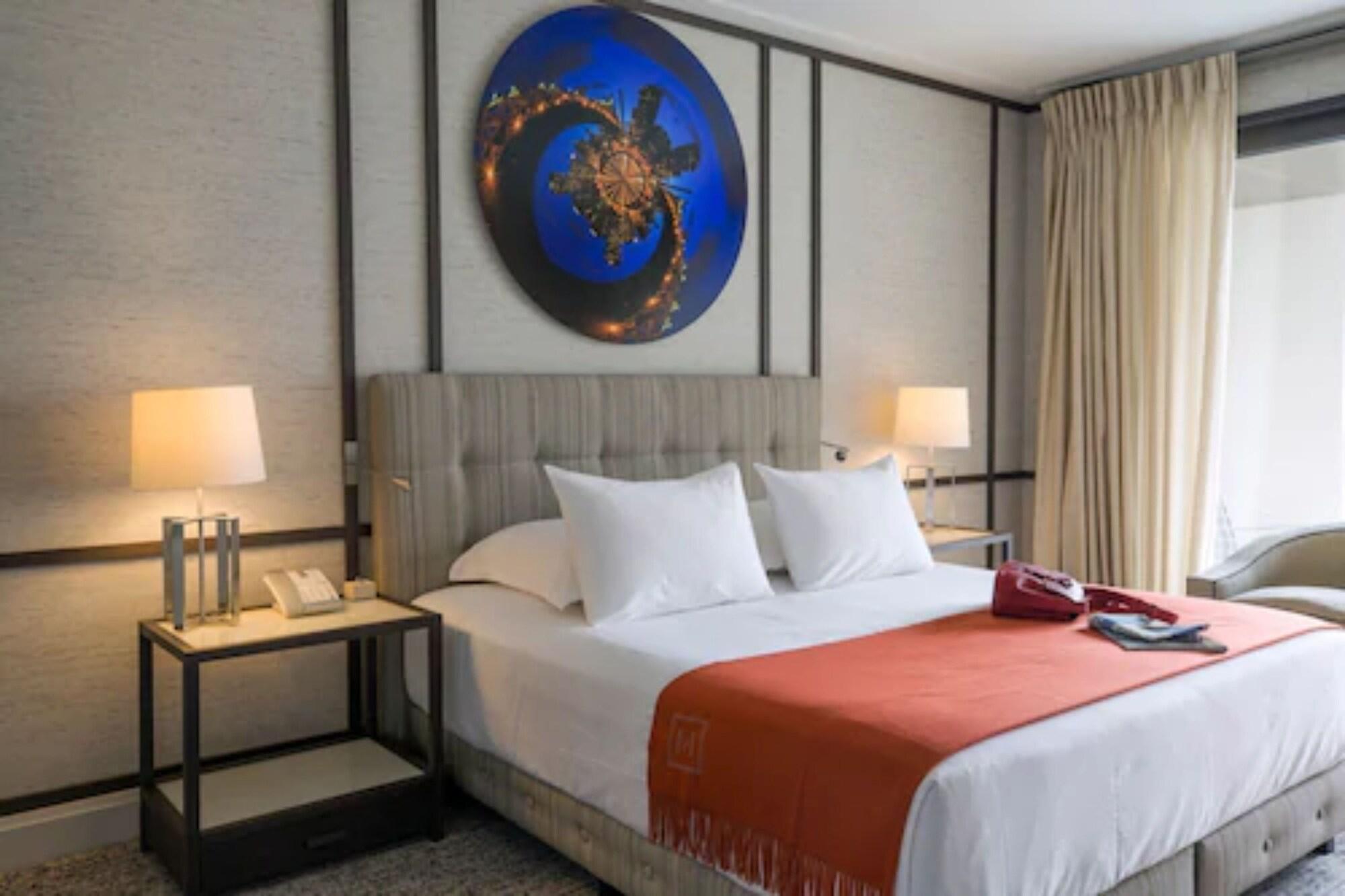 Room Connecting Room